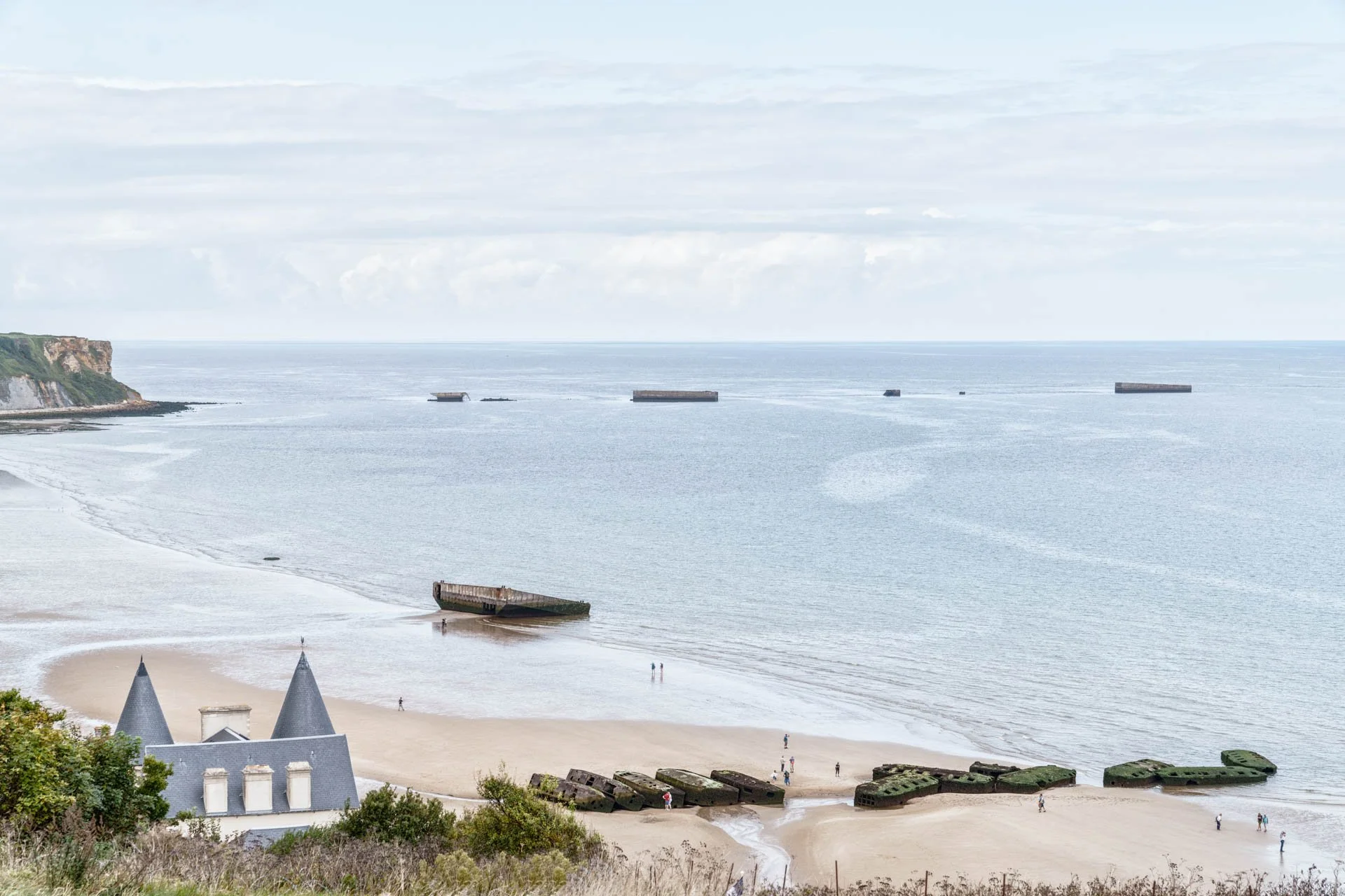 1944 - LDKphoto - Port artificiel d'Arromanches - 05.jpg