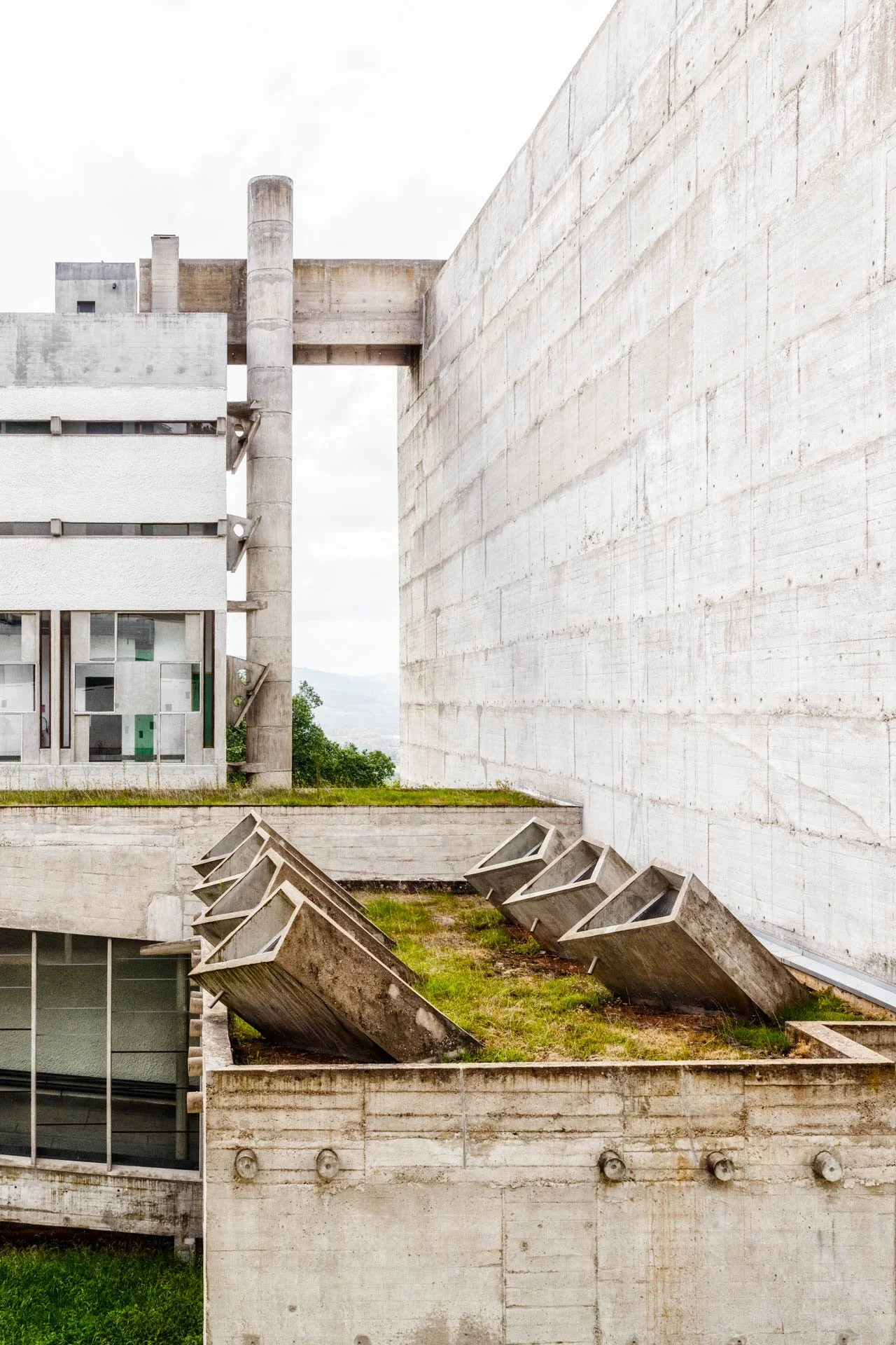 1955 - LDKphoto - La Tourette - 01.jpg