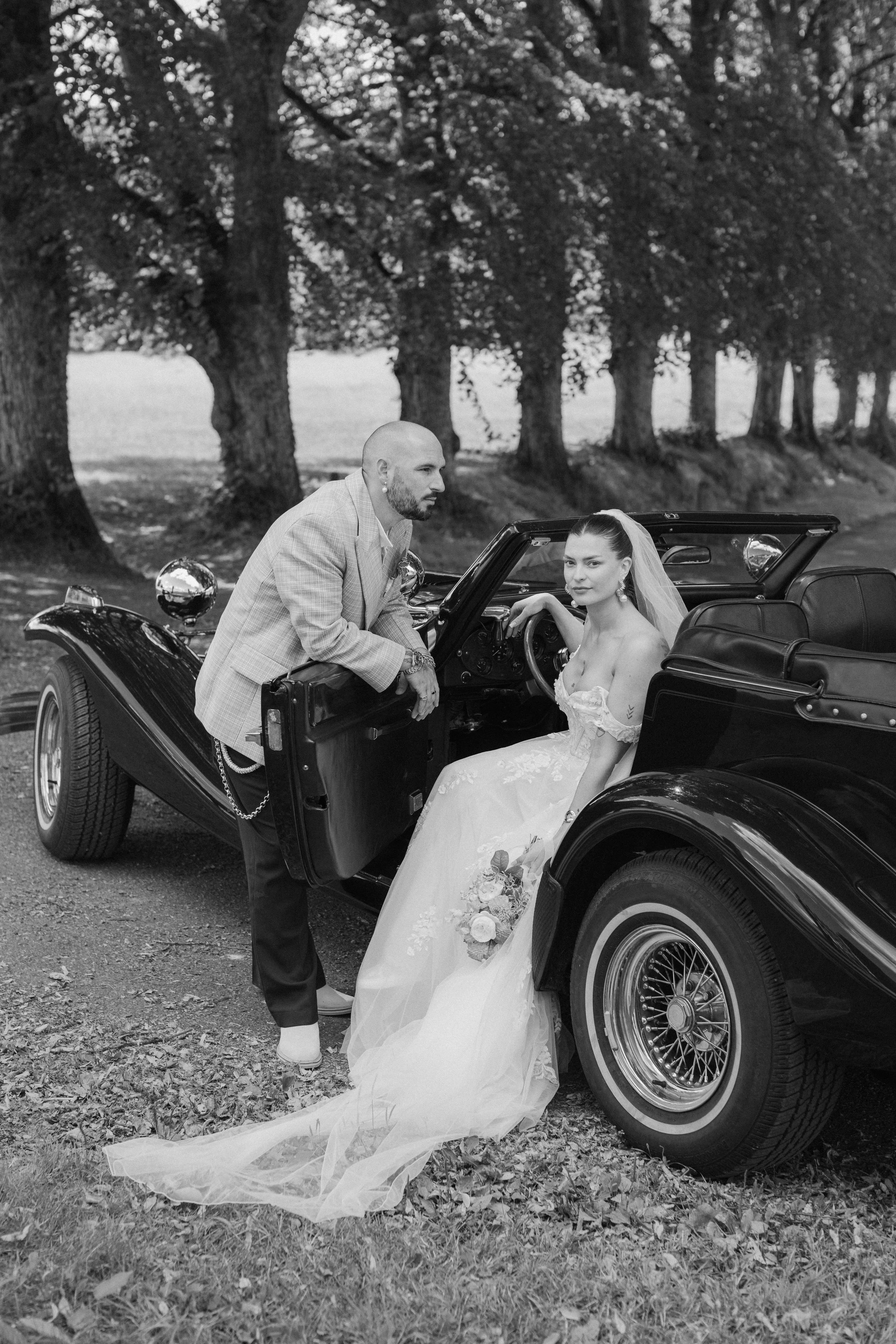 Bröllopsfotografen svarar: Måste man le på sina bröllopsfoton?