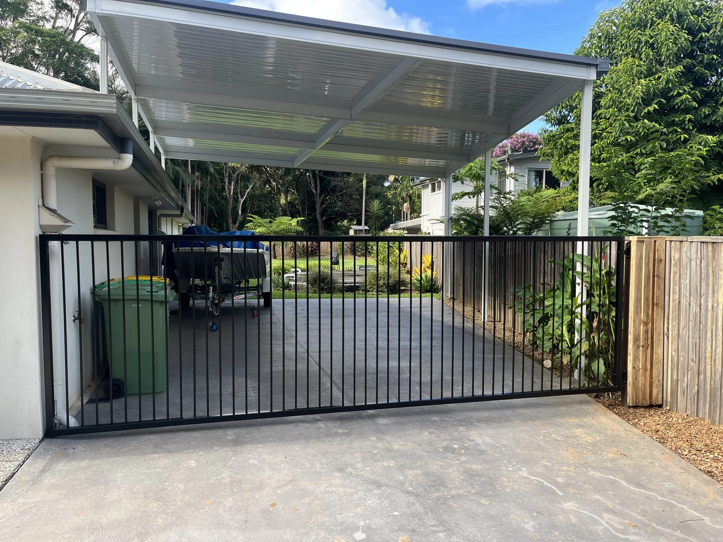 Gate and fence