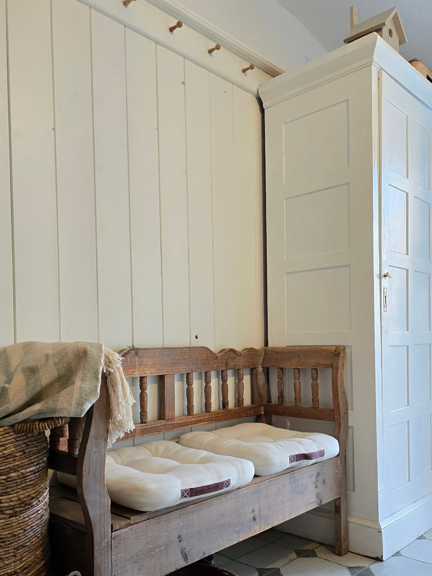 Sohni: &quot;Mama, irgendwie glaube ich, dass wir nie wirklich fertig werden mit dem Bauernhof &quot;
Kurz Stille.
- (Ich, f&uuml;hle mich ertappt): &quot;Mh, k&ouml;nnte sein.&quot;

&quot;Ja, stimmt doch. Wir werden nie fertig, oder?&quot;

- Ich: 