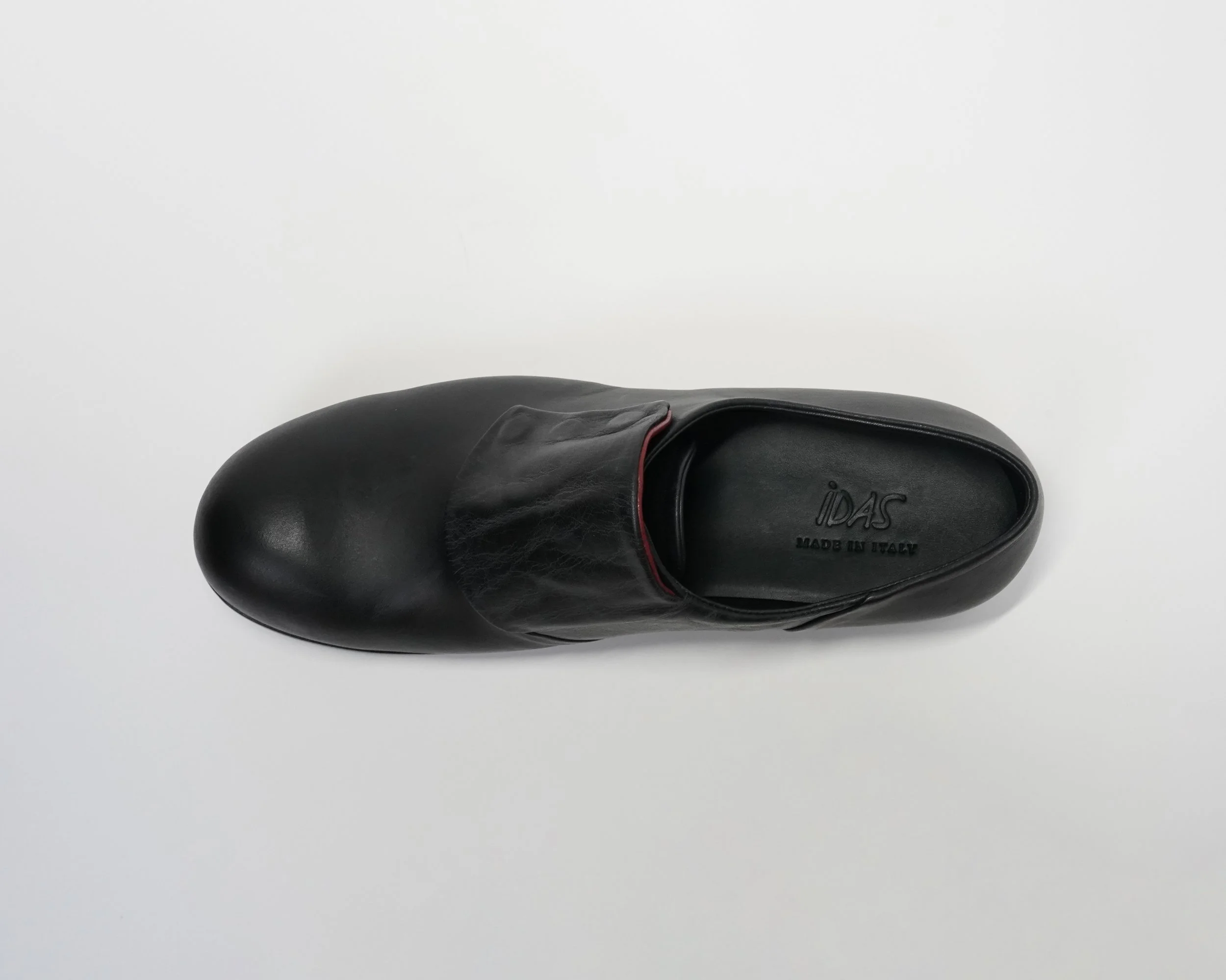 IDAS forma i 003 ecological horse leather hidden oxford derby with magnetic flap top view