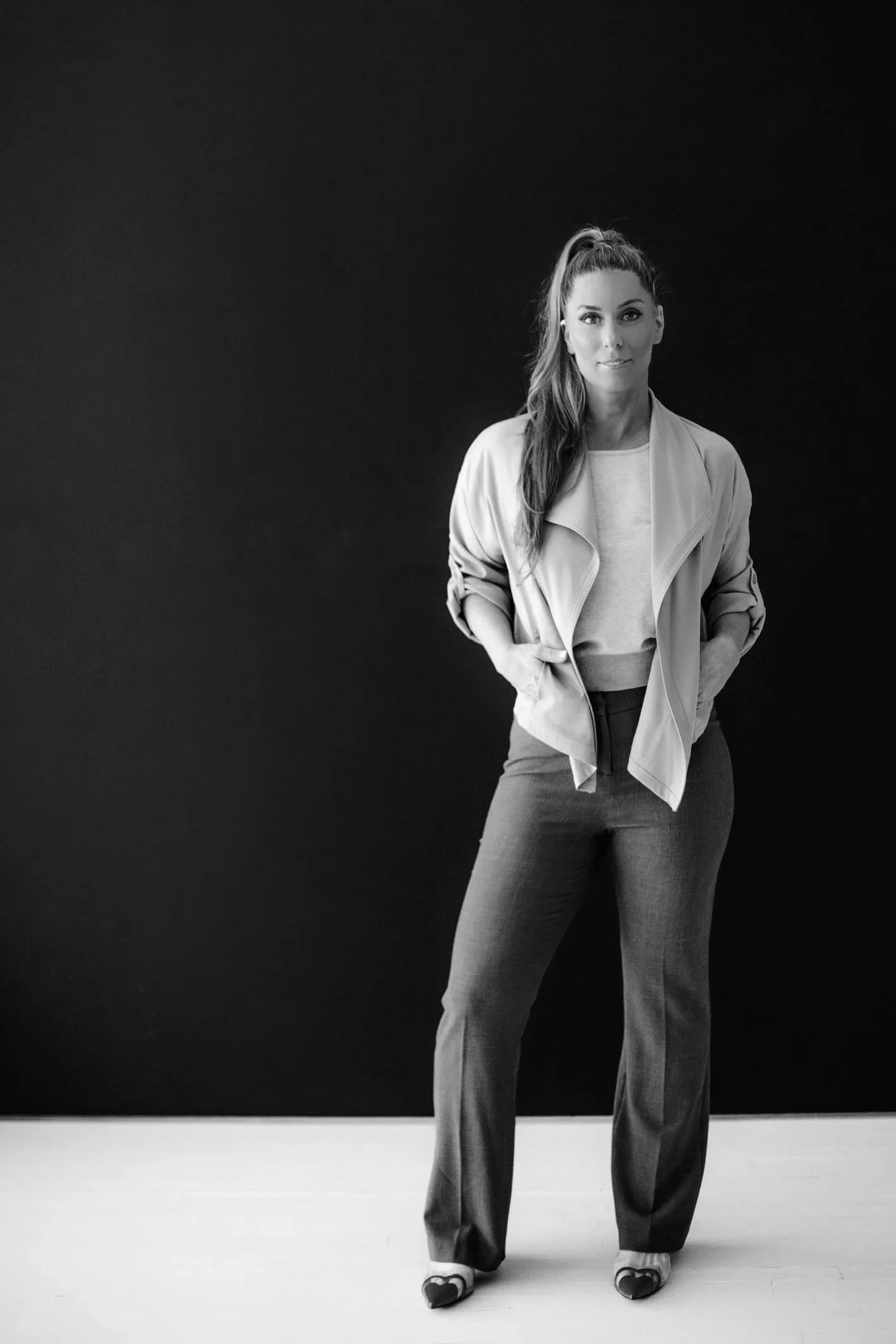 Megs Gelfgot presenting high-impact resilience keynote to corporate leaders, focusing on brain-driven strategies under pressure.