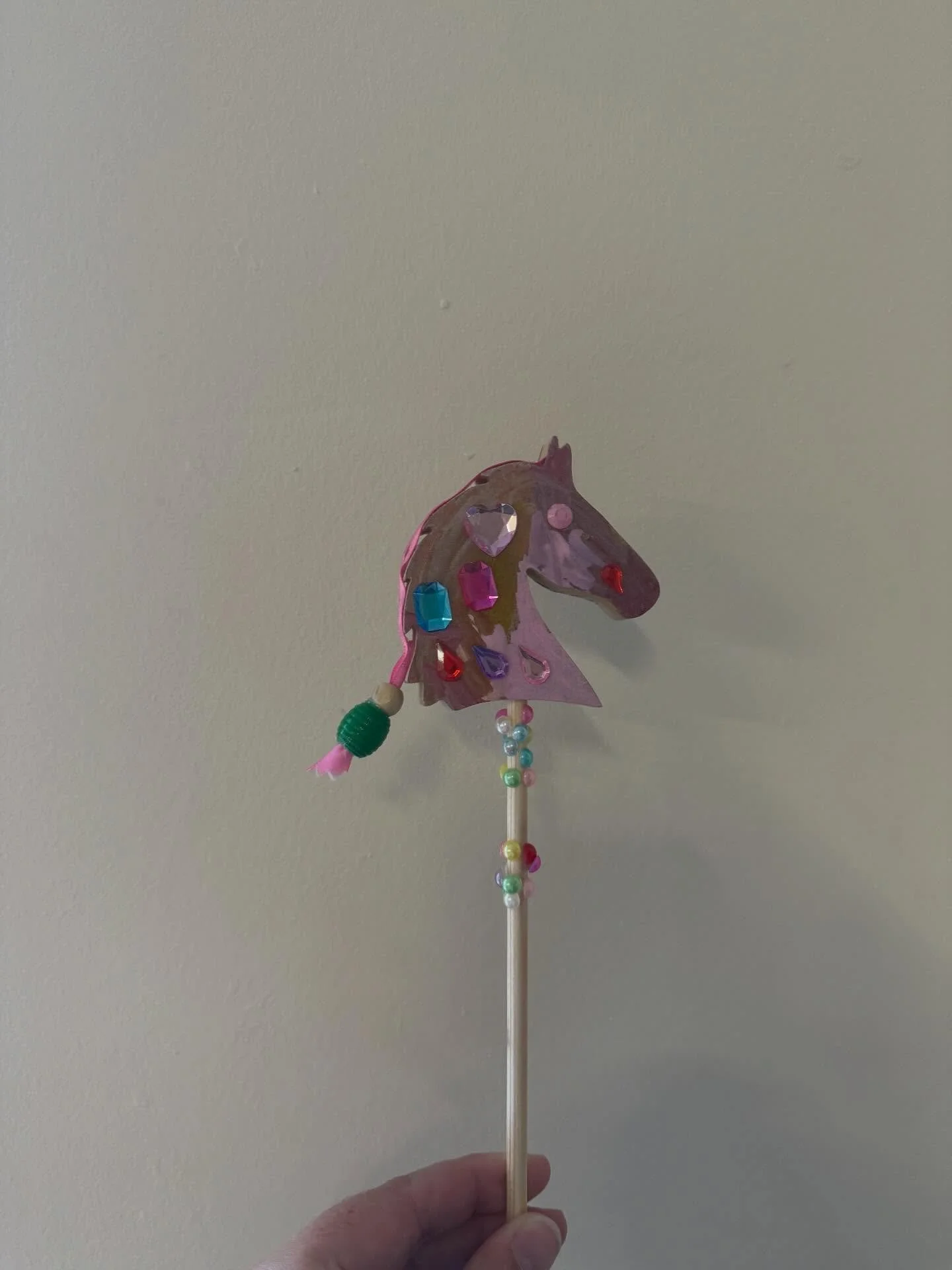 Some fabulous horsey creations from today&rsquo;s birthday party! 🐴✨
We had such a great time and hope you all did too &mdash; happy birthday to the birthday girl! 🎉
P.S. Even the adults had fun making these horsey wands! 💫