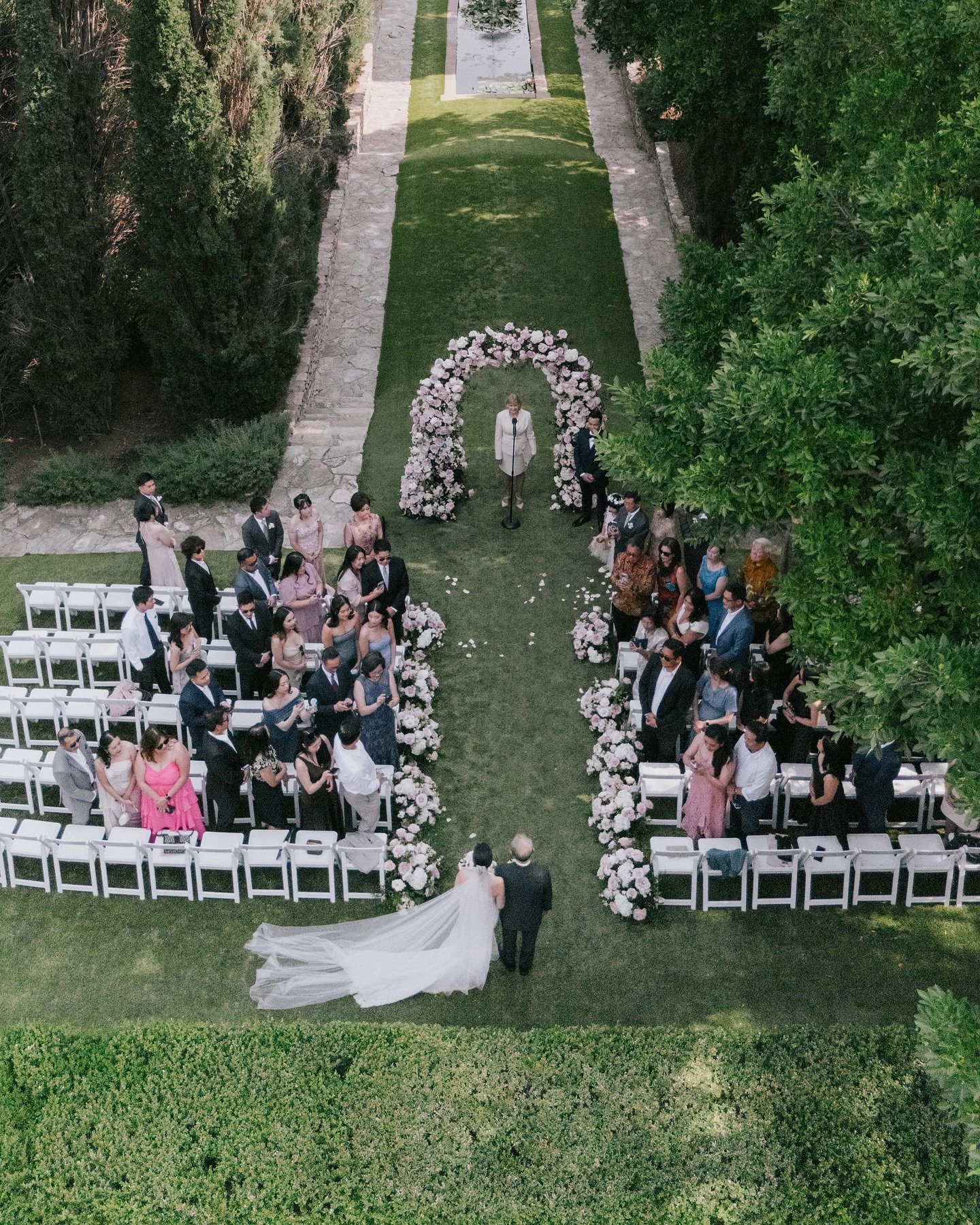 Felicia &amp; Ivan at @villadelsoldoro 

Planning @afabsoiree 
Photo &amp; Video @bryte.moments 
Catering @littlelilyskitchenla 
Dessert @portosbakery 
DJ @secondsong_official 
Floral @deflorala 
Photobooth @staygoldenphotobooth 
HMUA @chialimengarti