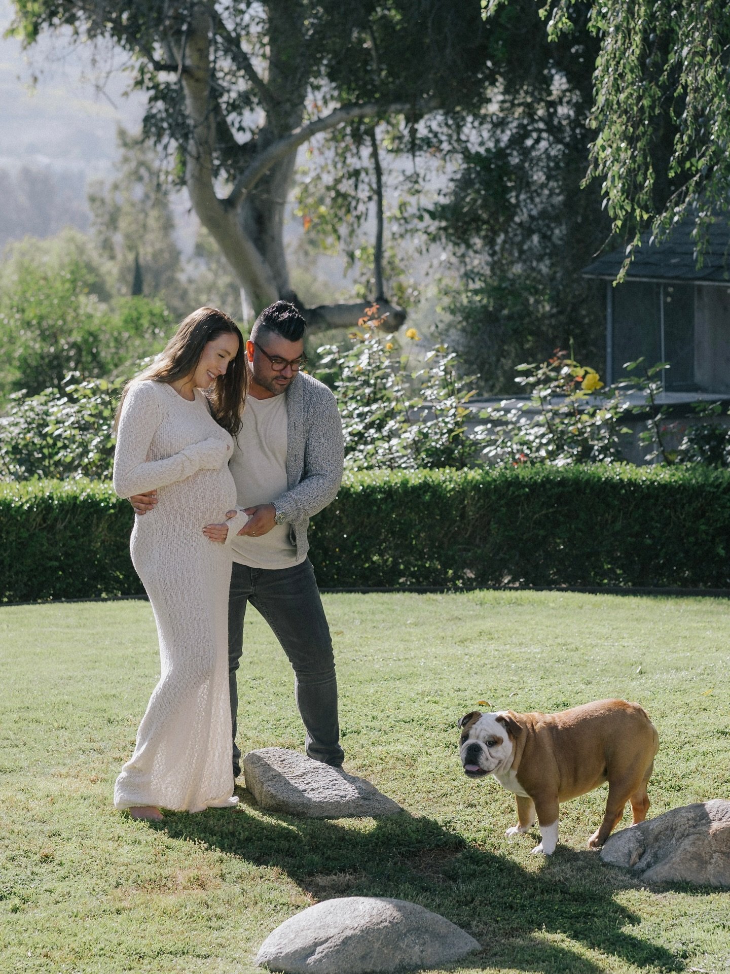 Bump Pics Friday ✨

I absolutely love photographing weddings&mdash;but maternity and family sessions hold a special place in my heart. There&rsquo;s something incredibly meaningful about seeing our couples grow their families. In our eyes (and memori