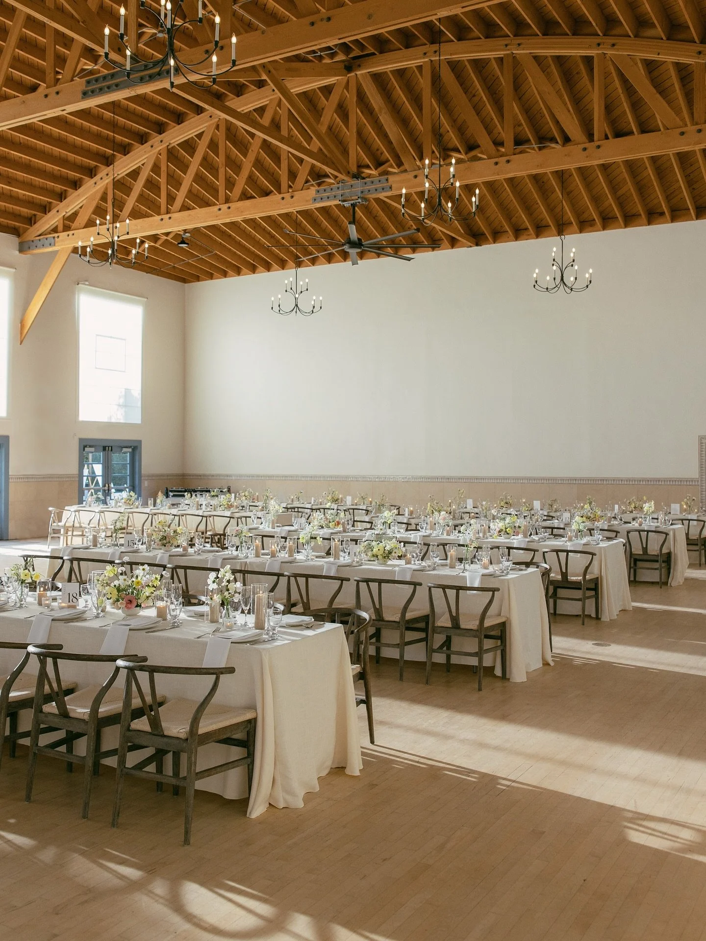 Something about summer weddings 🌼

Planner @somnievents
Venue @grandgimeno
Catering @jayscatering
Officiant @weddingsroyale 
Photography @bryte.moments
Florals @b.ju_floral
MC&amp;DJ @thecllctive
Makeup &amp; Hair @kellyzhangstudio 
Photobooth @happ