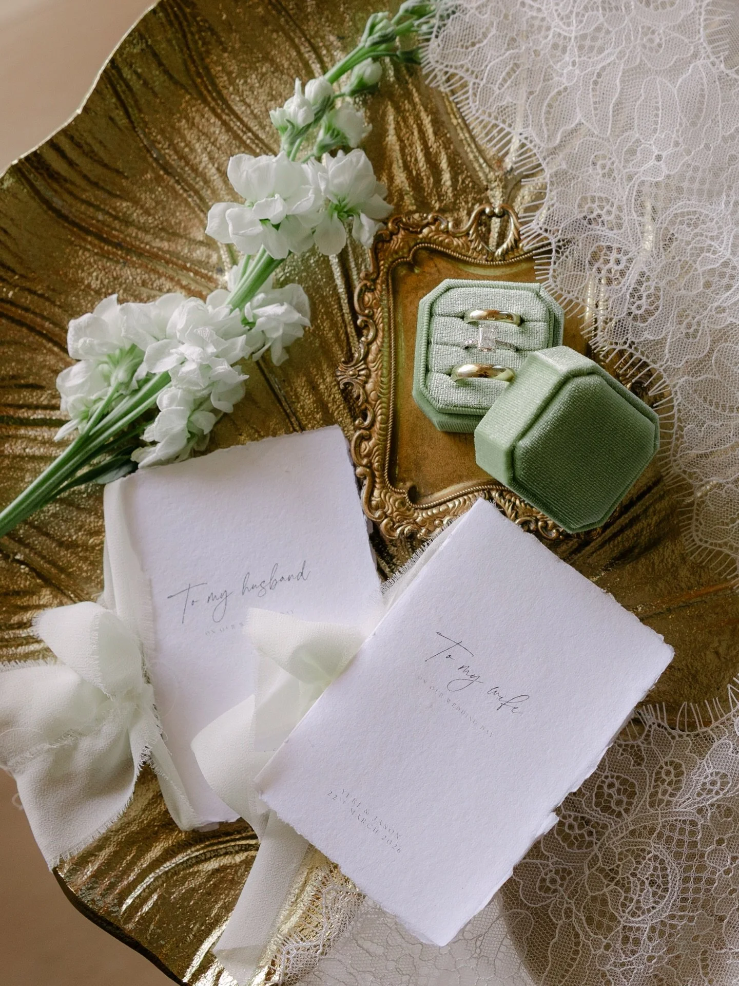 Sweetest moments captured on Yuri &amp; Jason&rsquo;s wedding day 

Venue @terrathevenue 
Planning @trademarkvenues 
Photo &amp; Video @bryte.moments 
HMUA @kellyzhangstudio 
Florist @flower.bada 
DJ @voxdjs 
Photobooth @fotoboothplus