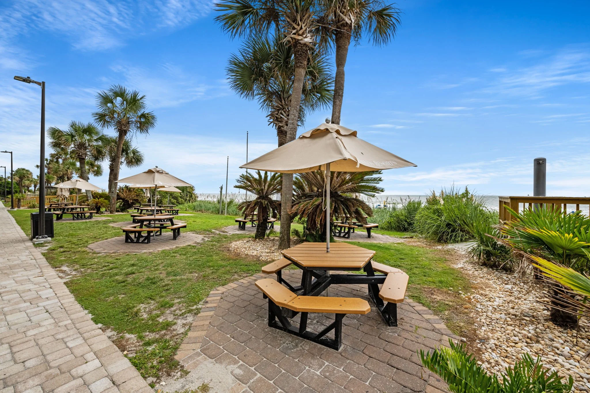 SE outdoor tables.jpg