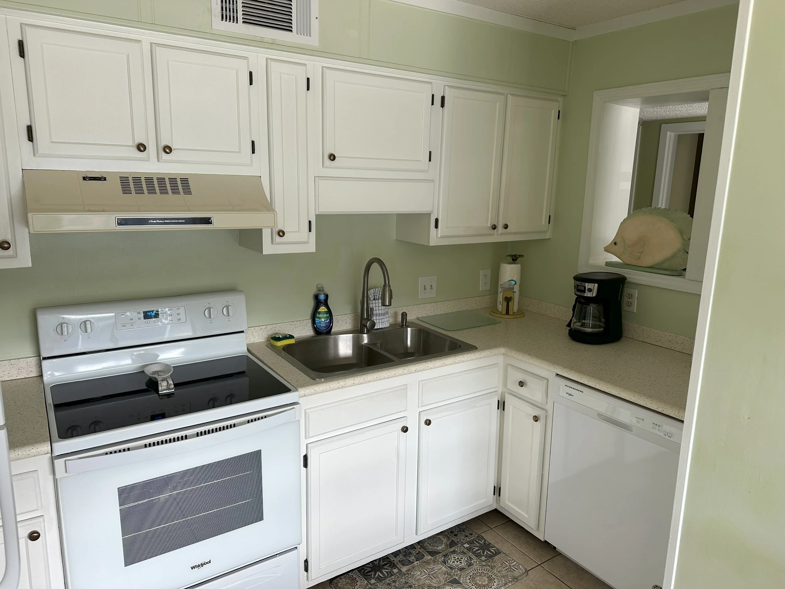 kitchen 2.jpg