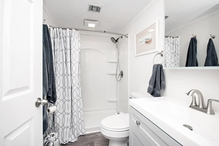 BW main bath.jpg