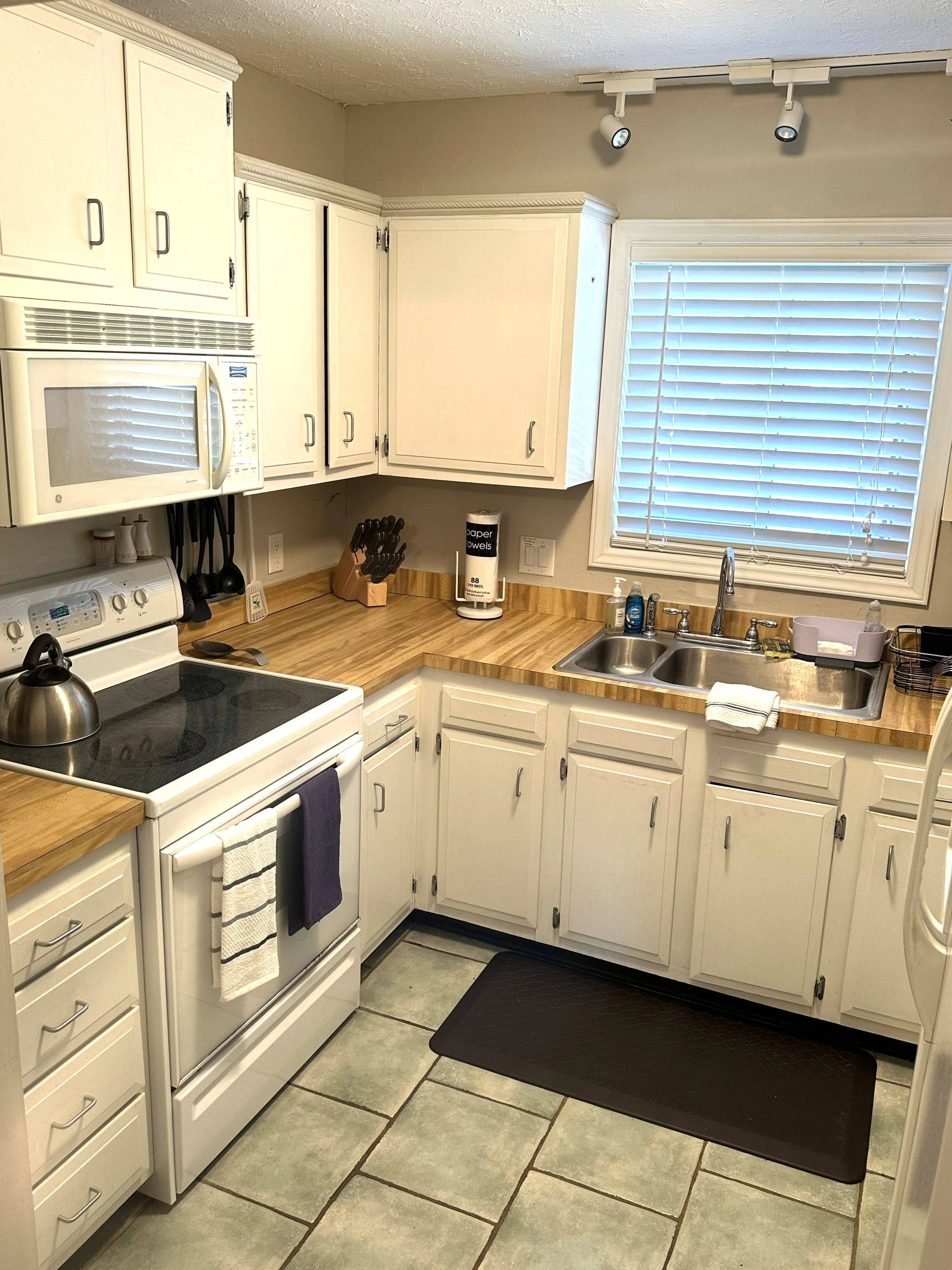 BT Kitchen oven.jpg