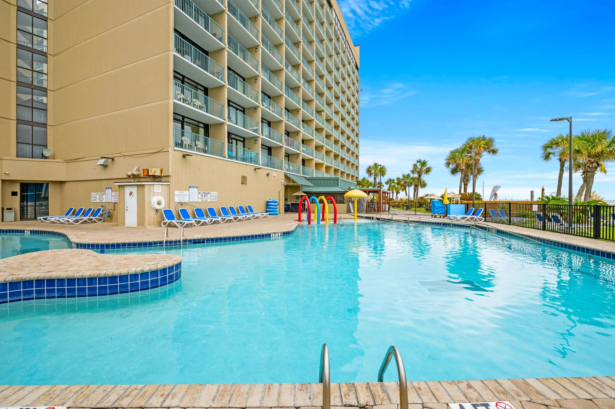 SE outdoor pool.jpg