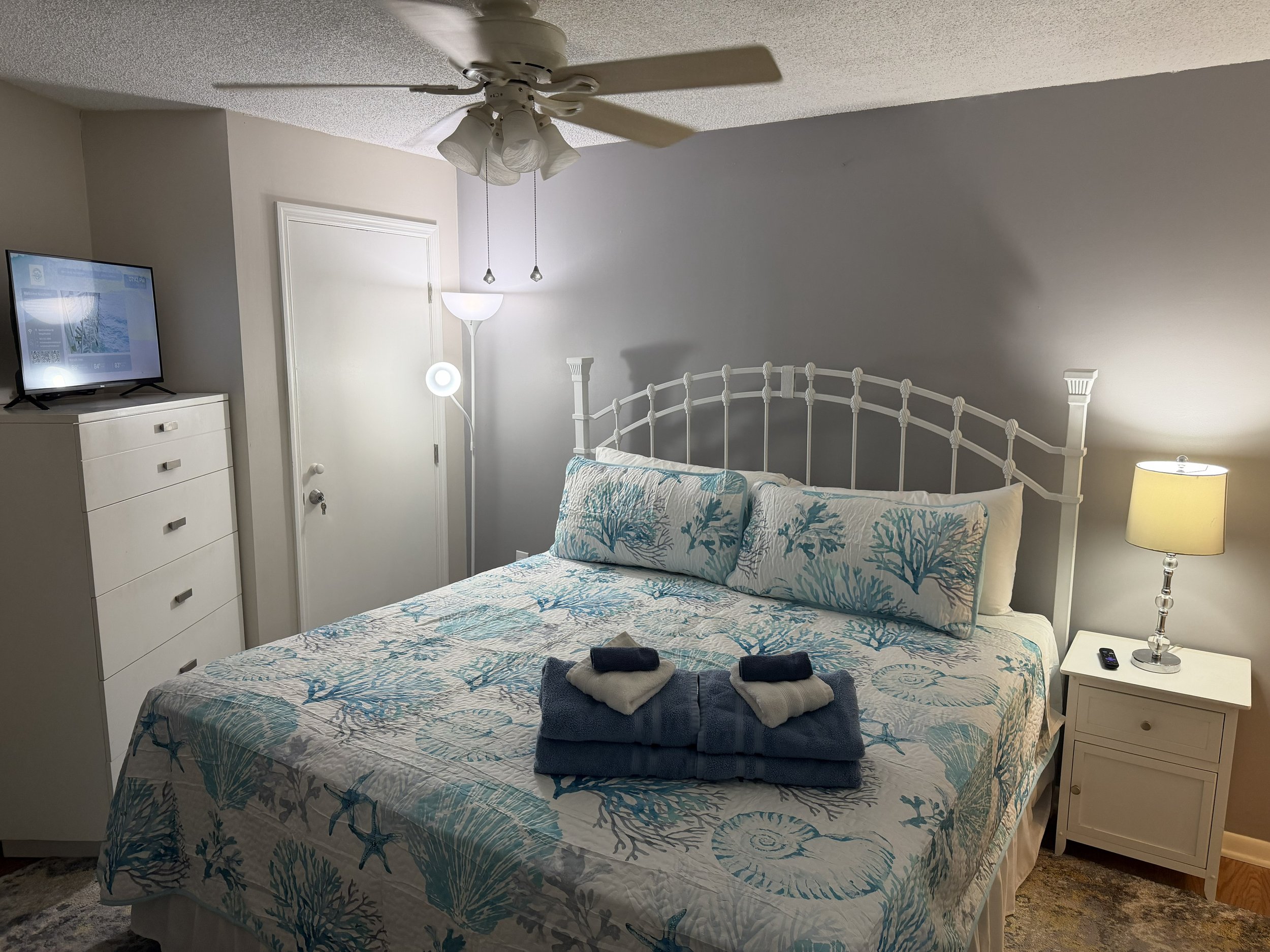 TT Bed Close.jpg