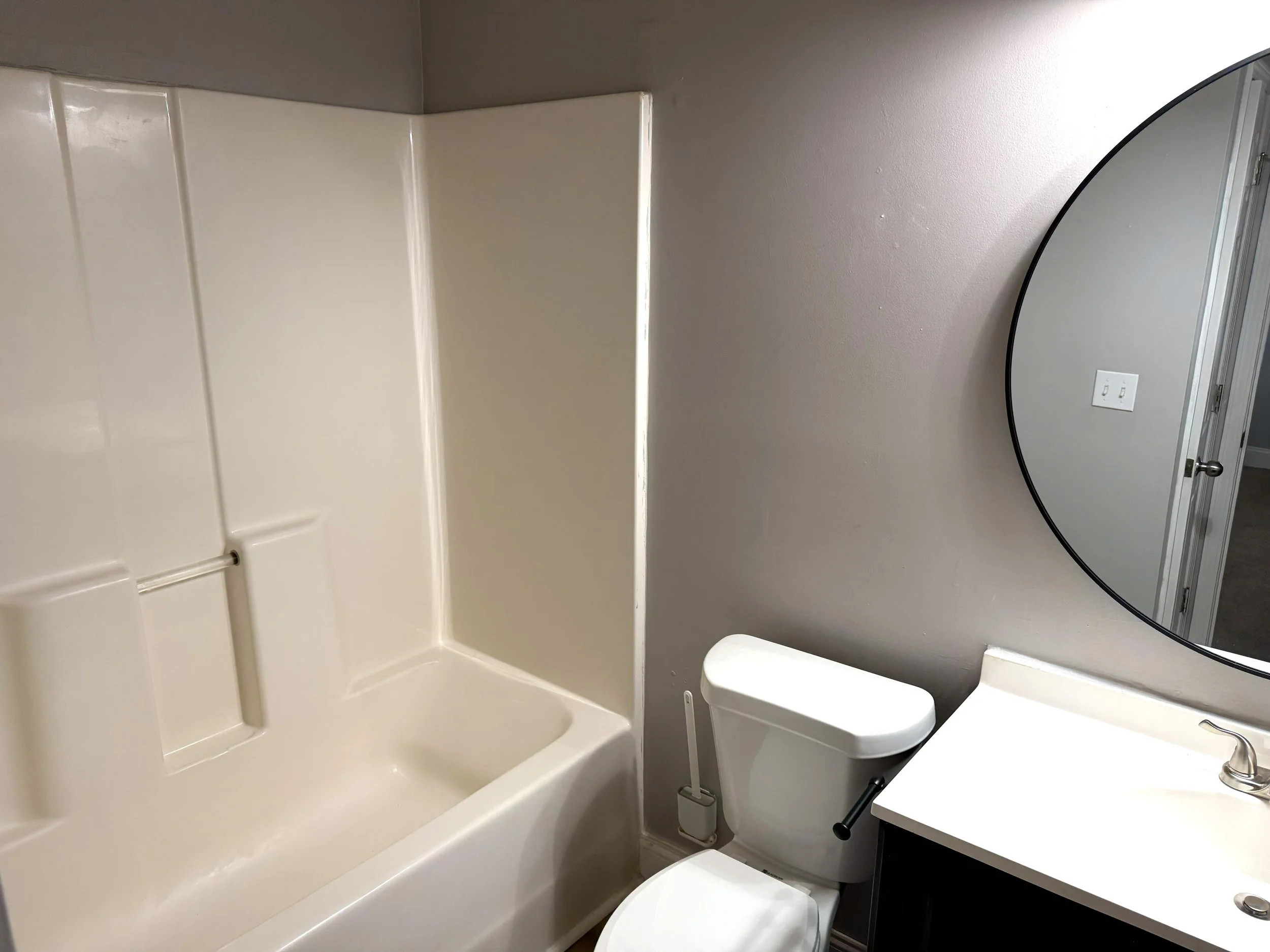 Lomax Main Bath.jpg