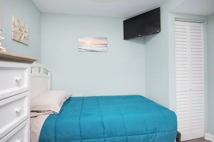 BW spare room.jpg