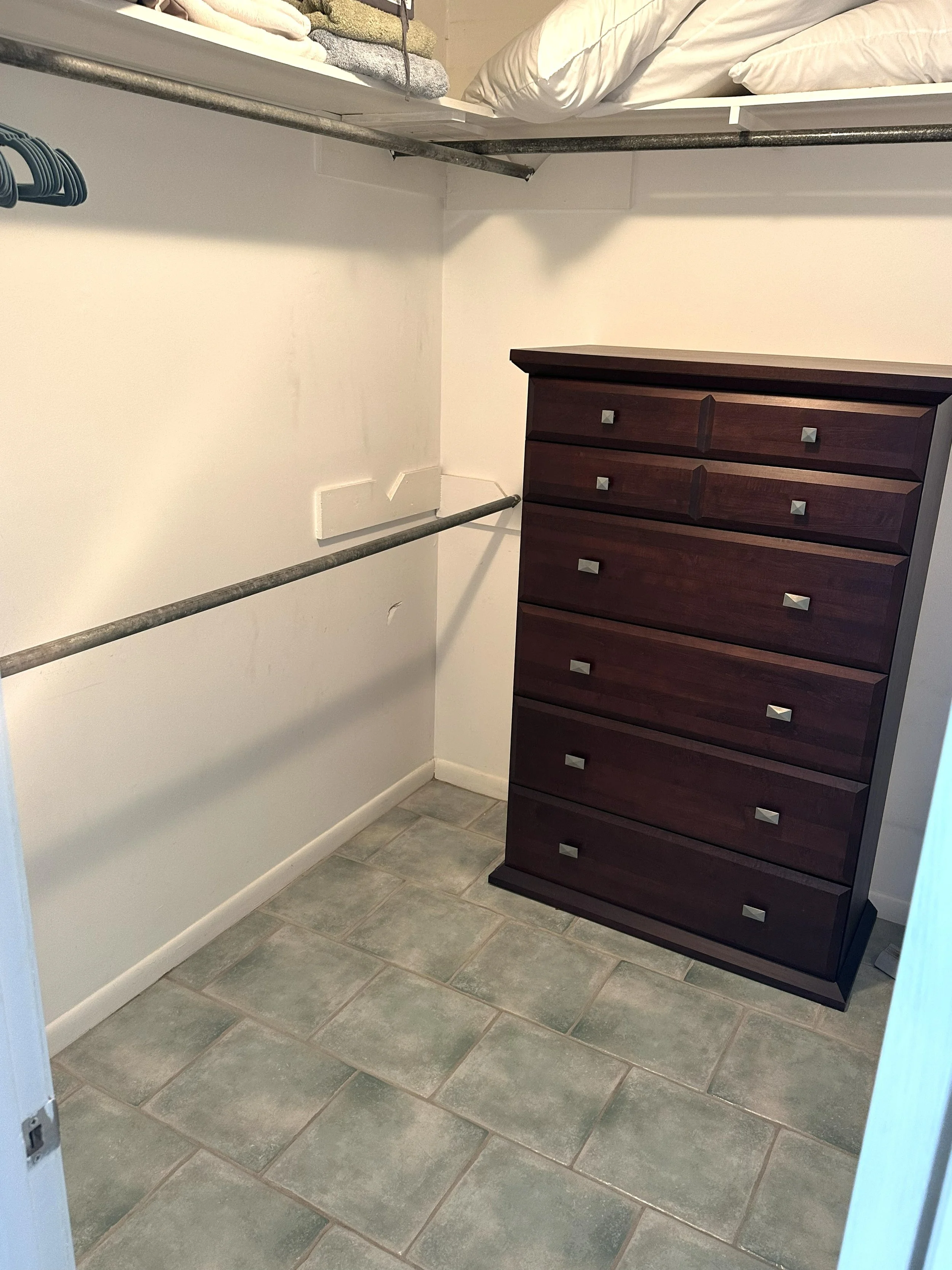 BT main closet.jpg