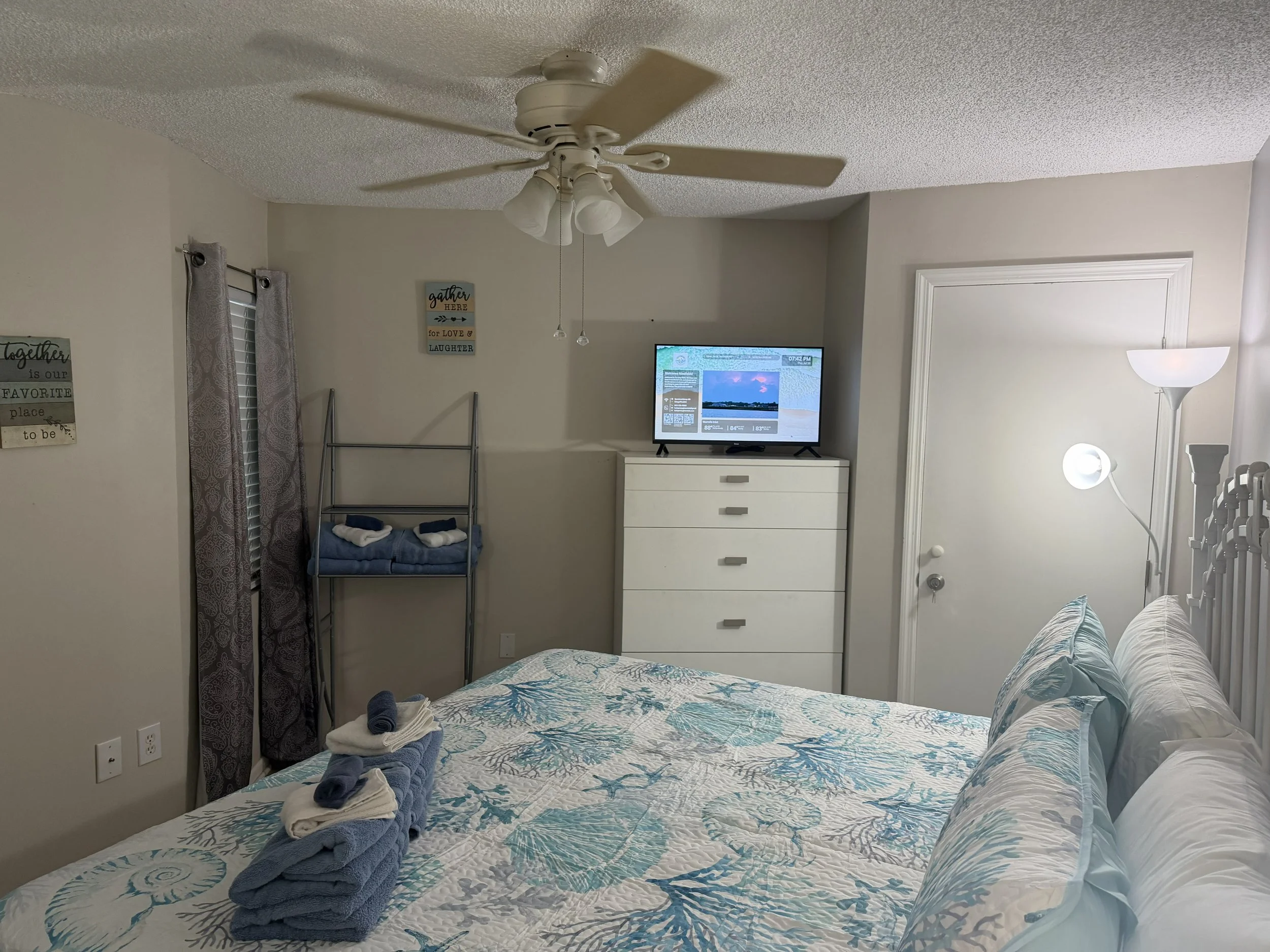 TT Bed TV.jpg