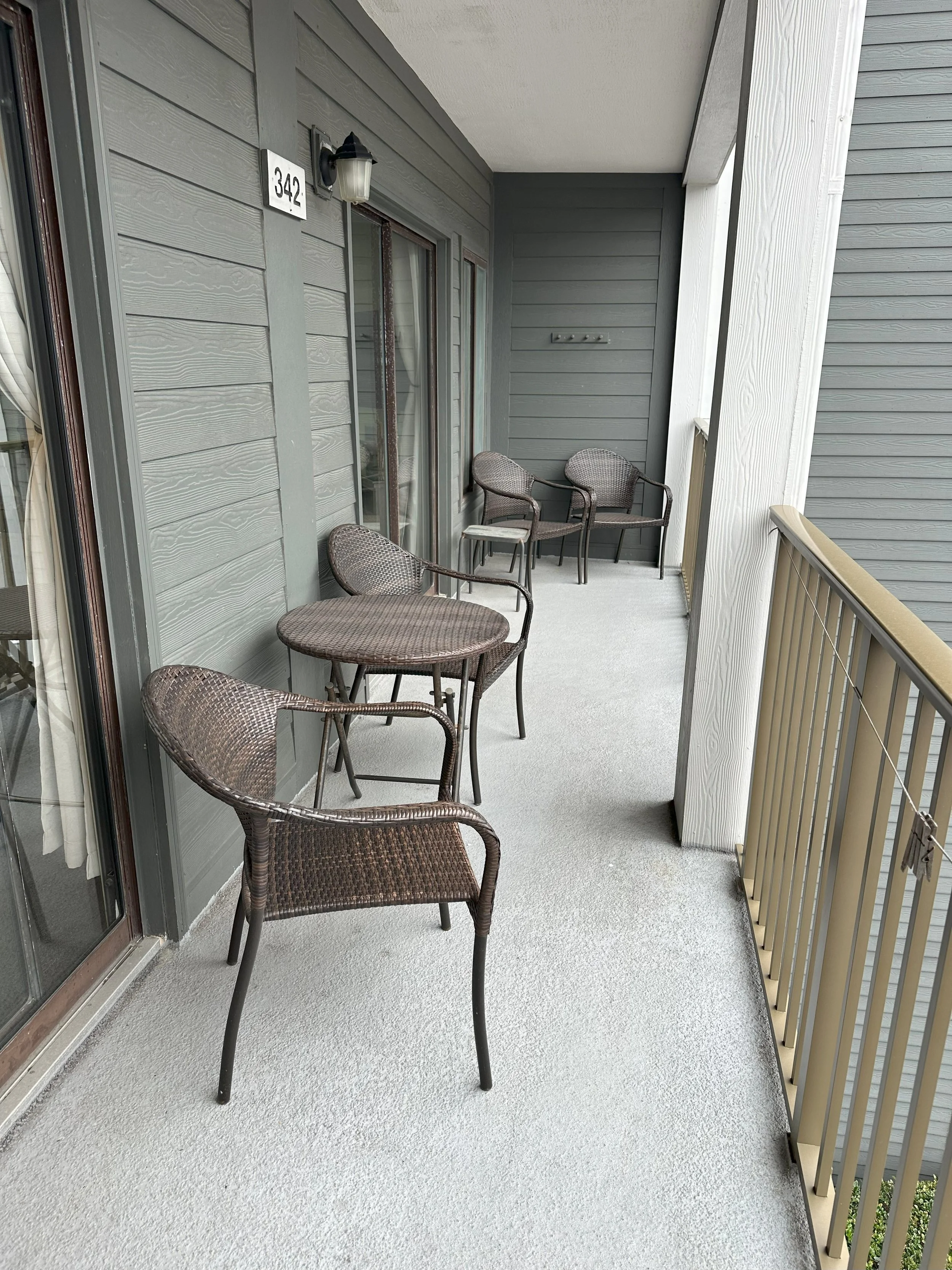 balcony.jpg