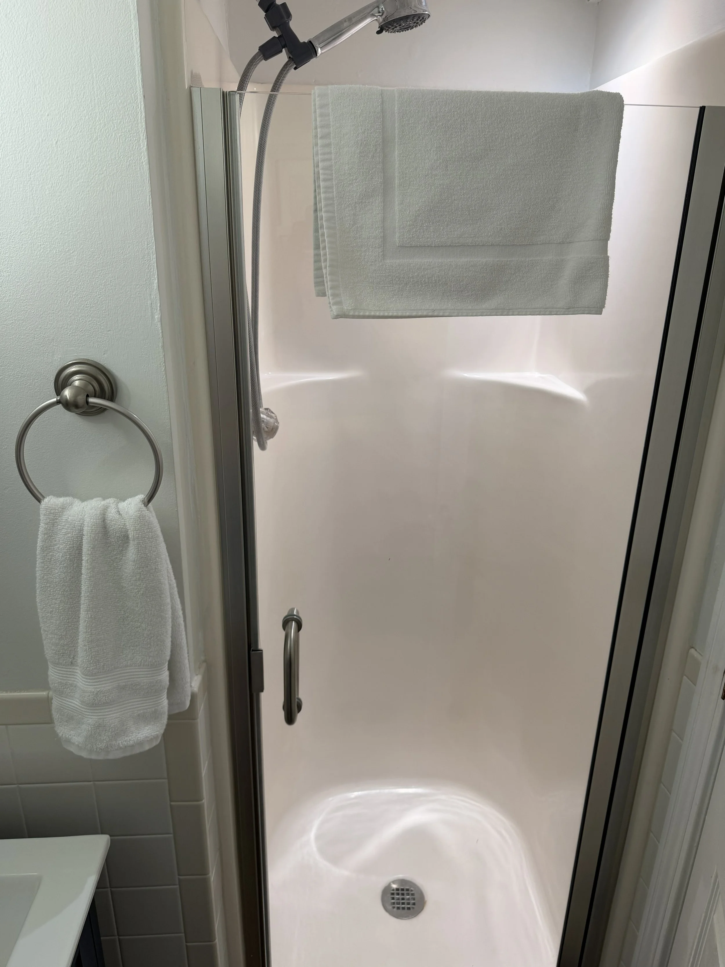 HH spare bath.jpg
