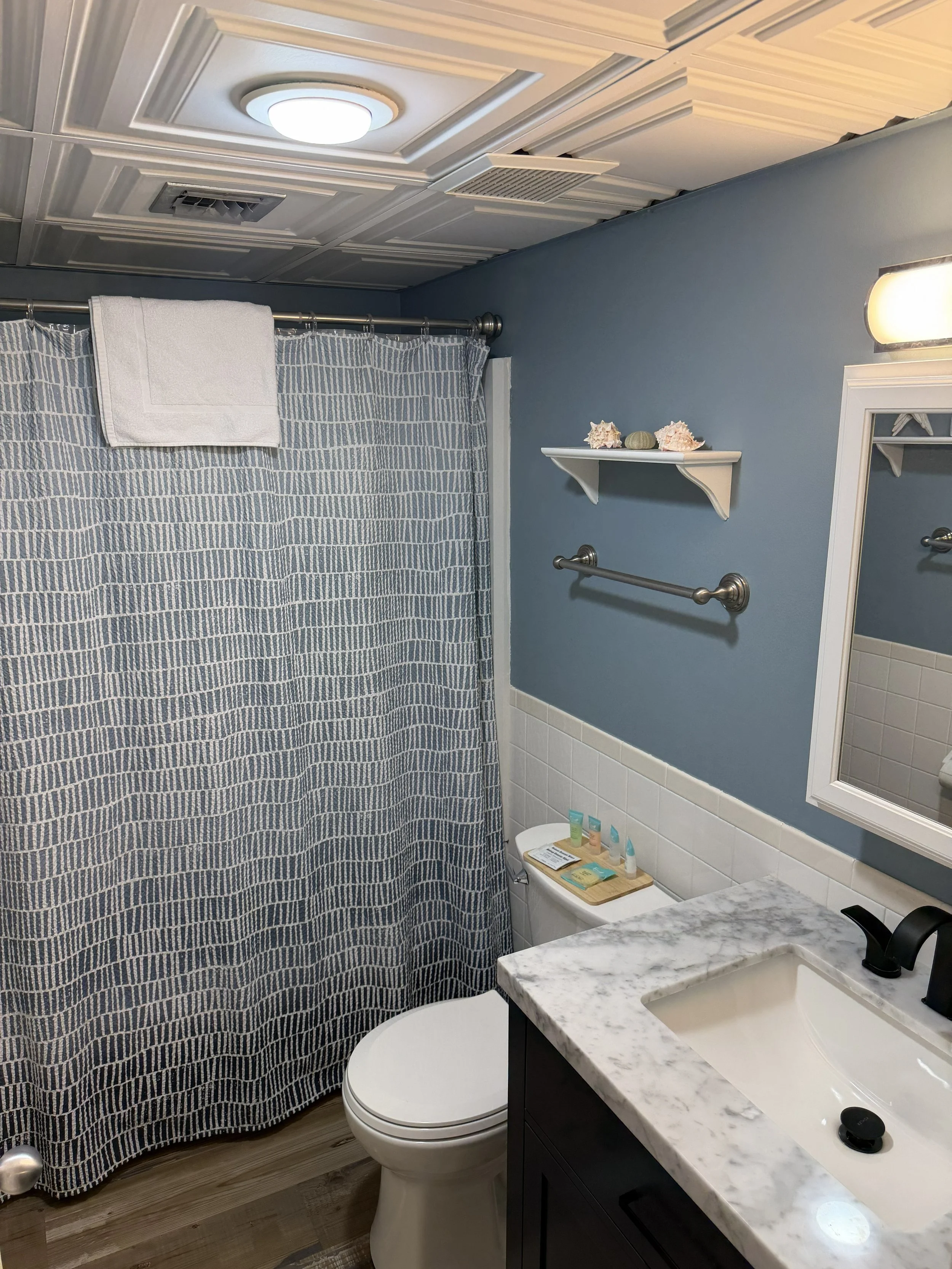 HH main bath.jpg