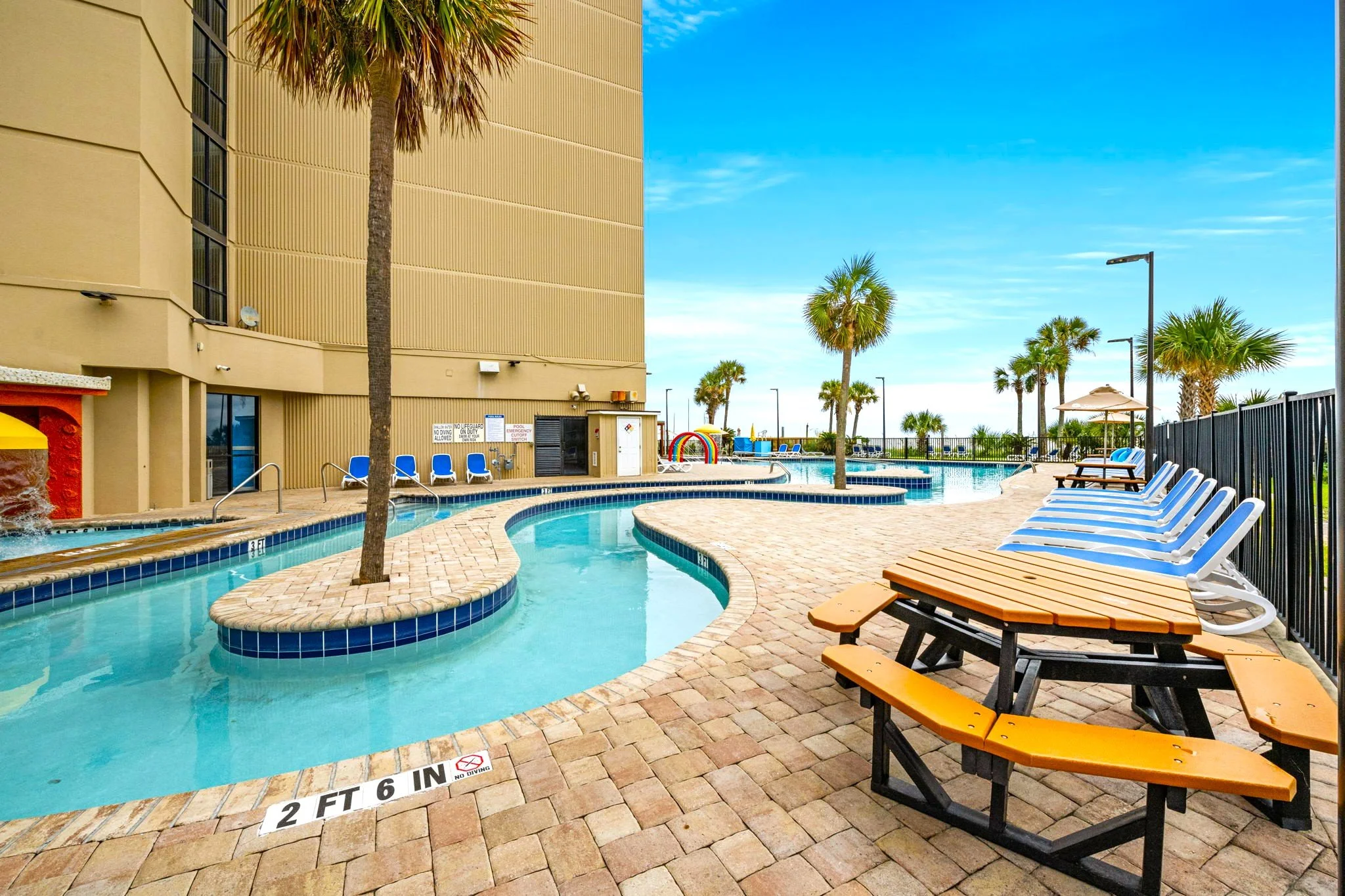 SE lazy river 2.jpg