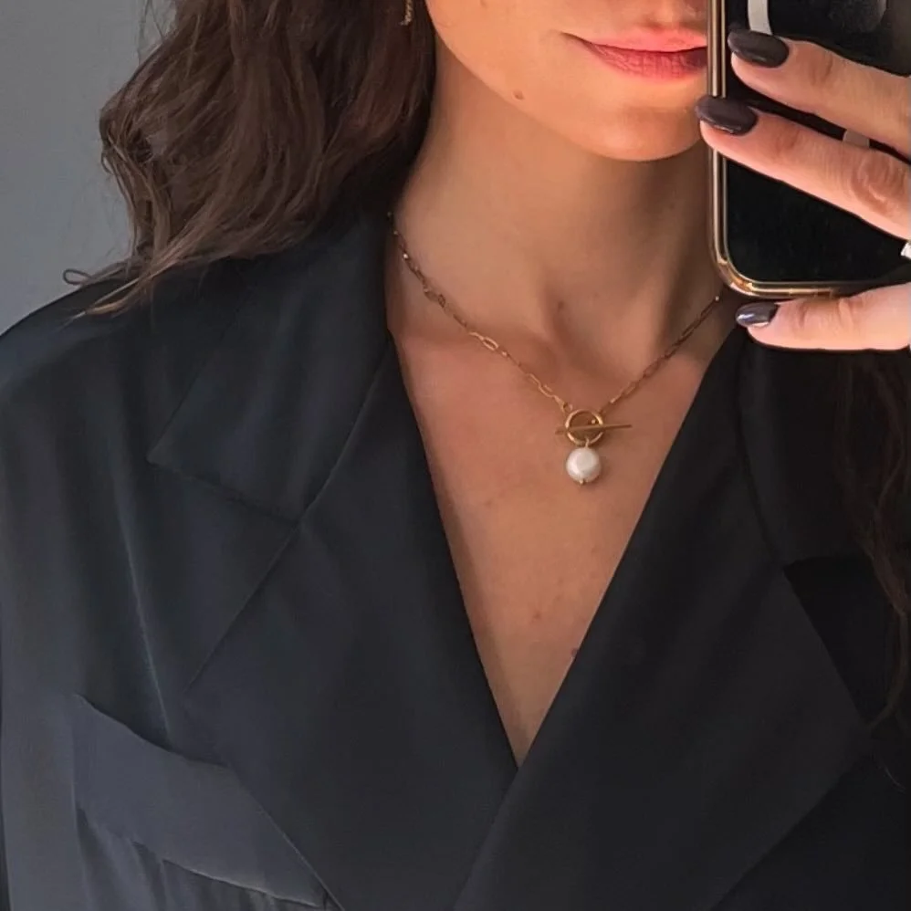 It&rsquo;s October, and it&rsquo;s MOODY.

Leaning into this mood and gravitating towards black, black blazers, black blazer dresses, and black pointy heels to go with my said black blazers. 🖤