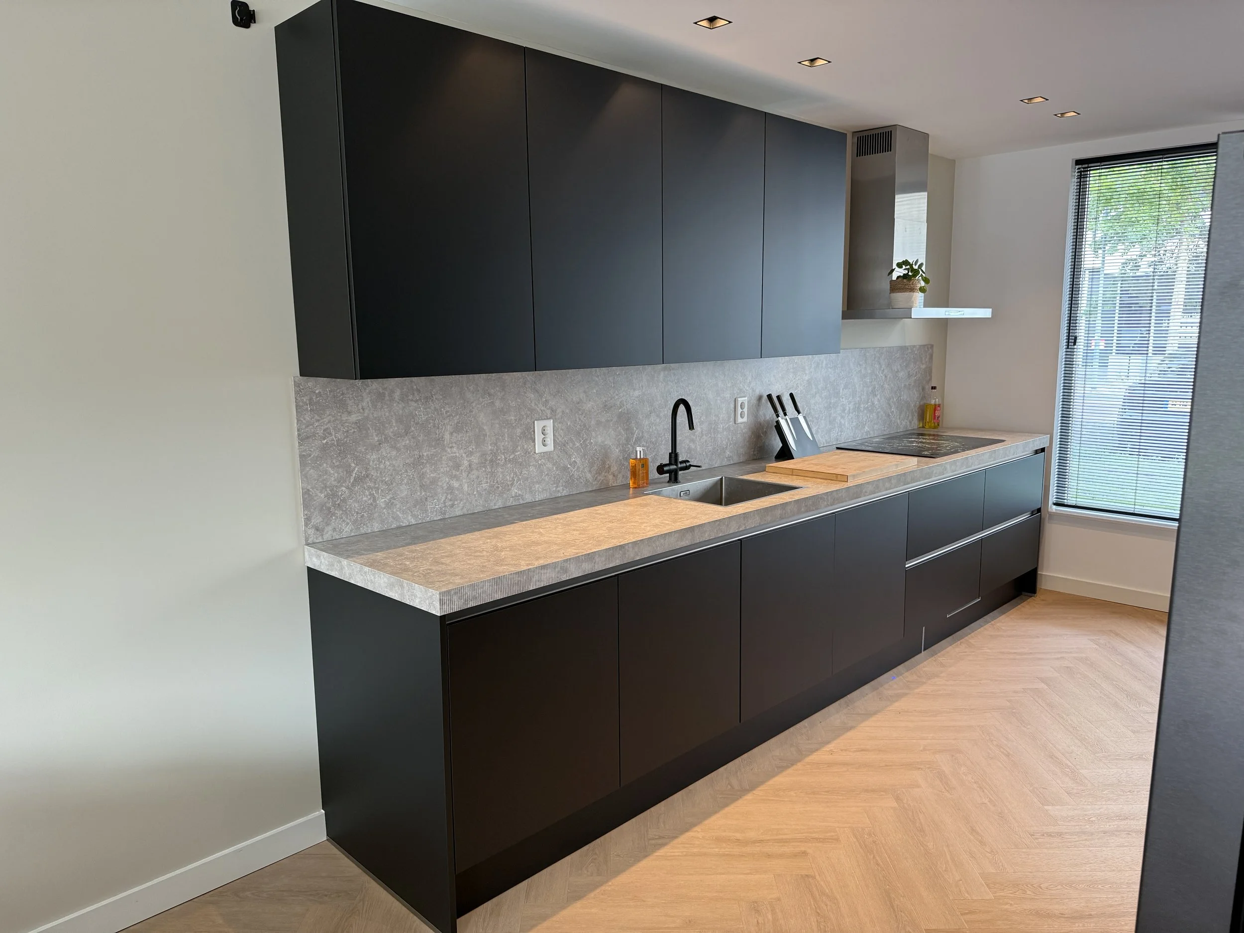 matzwart dubbele keuken