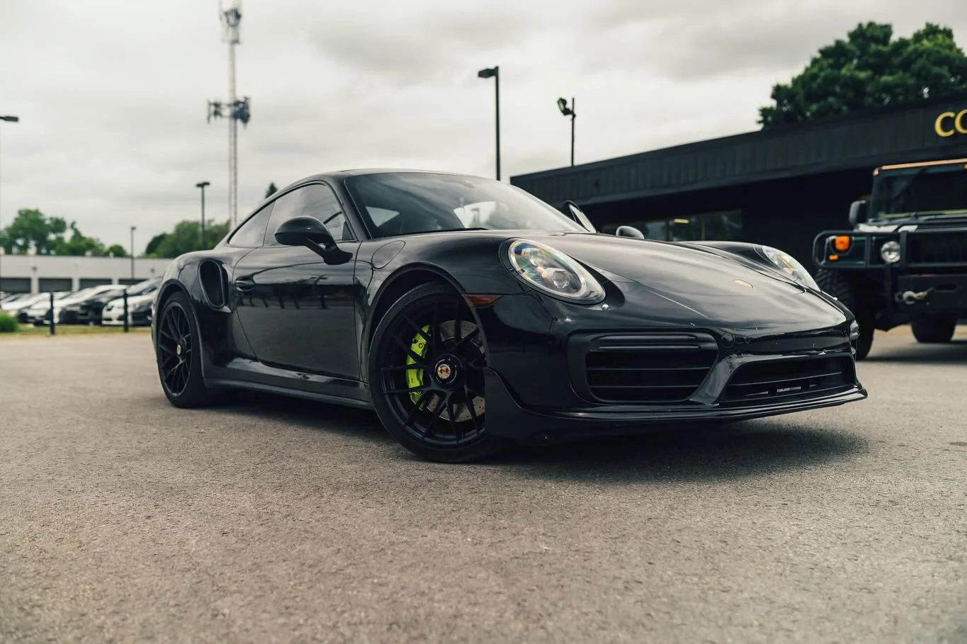 Porsche 911 turbo 🇩🇪 disponible en location court terme ‼️‼️‼️ &eacute;crivez nous pour plus d&rsquo;infos. 
#porsche911 #turbo #photography #rental #carrentals #sportcar