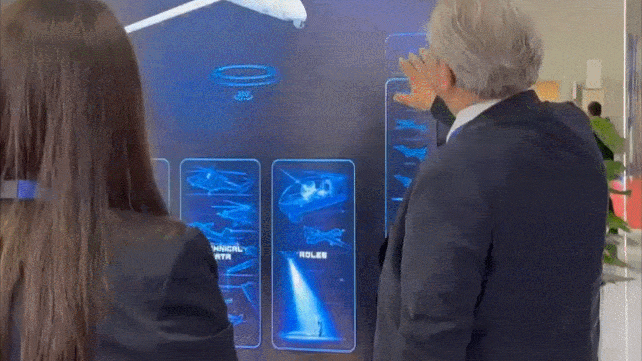 GIF04.gif