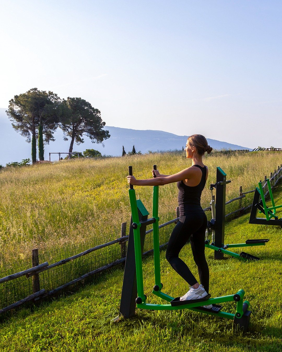 Un&rsquo;area fitness all&rsquo;aperto con vista sul Lago di Garda.

Pensata per promuovere il movimento, il benessere e la socialit&agrave; a servizio delle strutture ricettive e dei loro ospiti in un contesto naturale unico🤸&zwj;♂️🌿

👉Richiedi s
