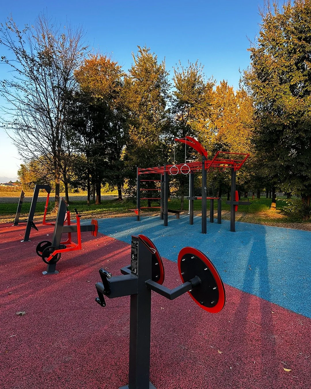 Beautiful, isn&rsquo;t it? 😉

#outdoorgym #skyfitness #calisthenics #outdoordesign