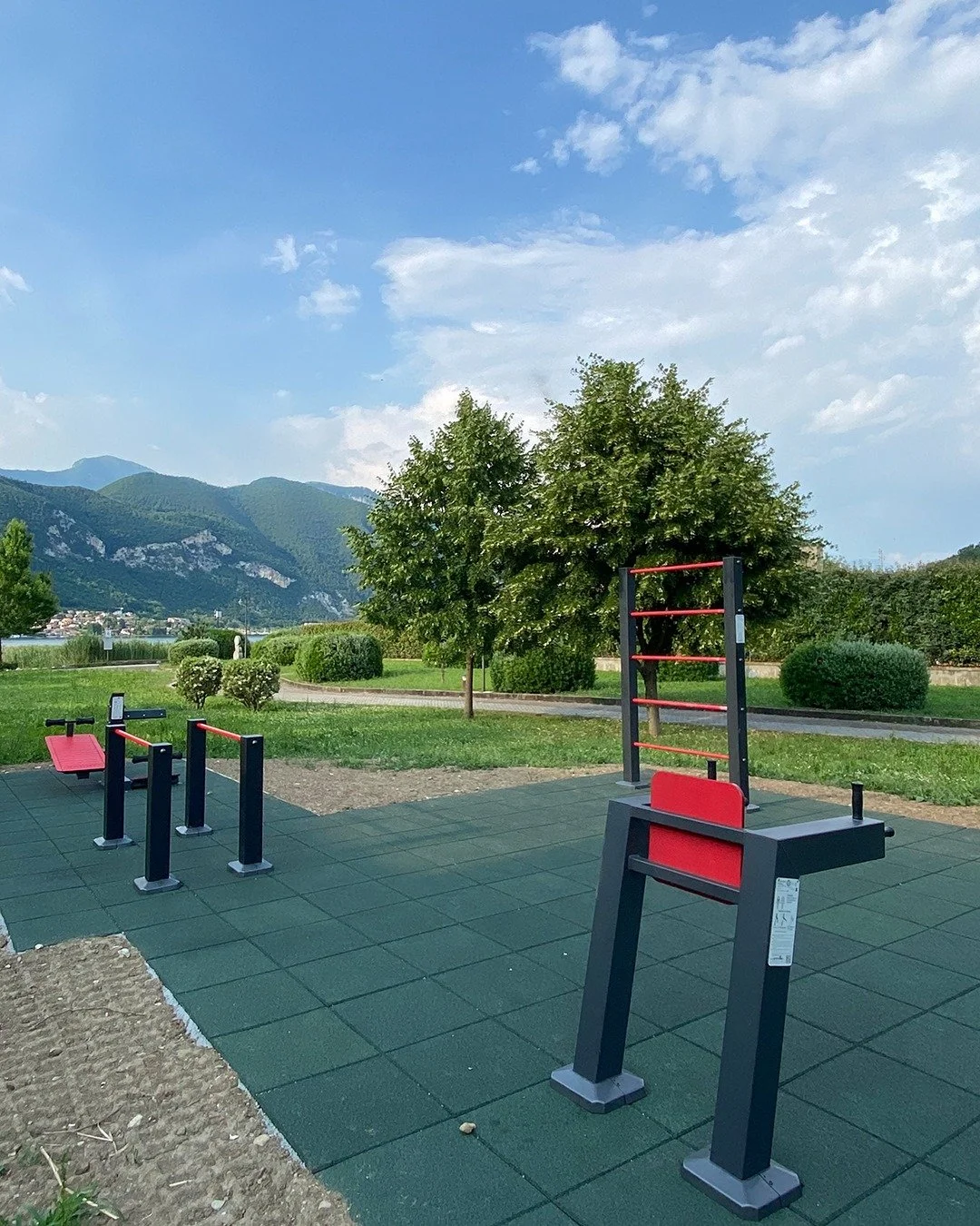 Outdoor fitness is more than a trend, it&rsquo;s change how people connect with movement. Our spaces designed for training in nature encourage regular activity and better and a more balanced lifestyle 🌲🏃

Contact us and design your outdoor space wi