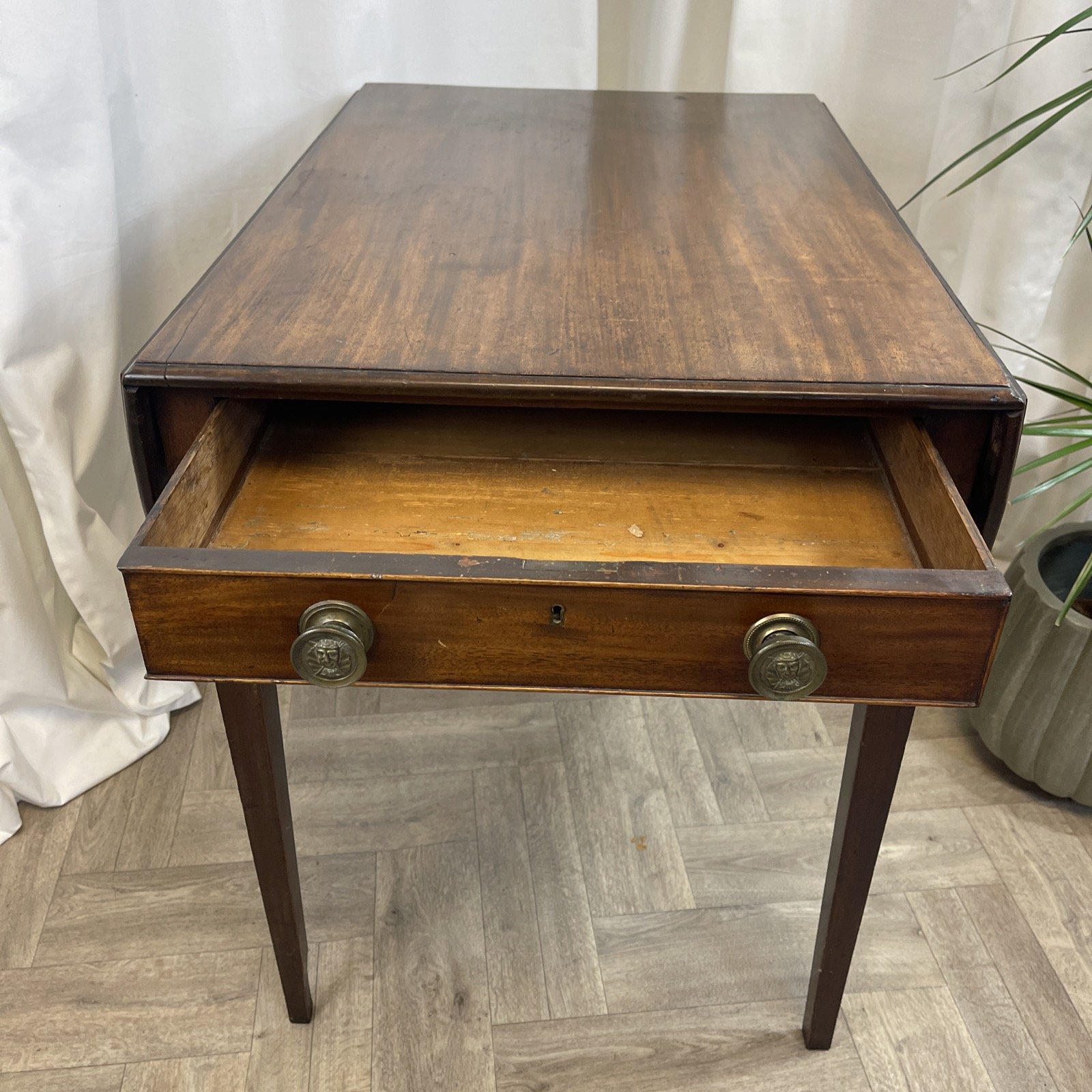Mahogany drop leaf dining table antique