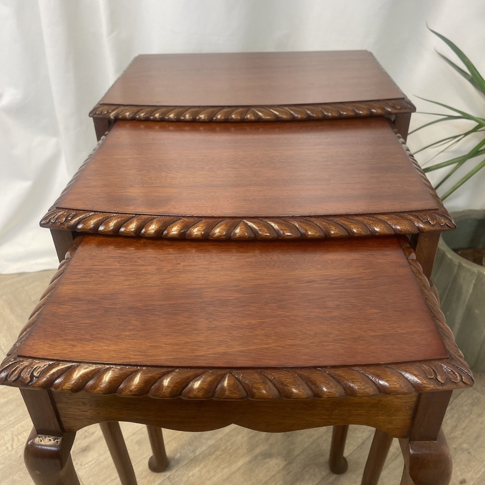 Nest of 3 side tables, antique queen anne
