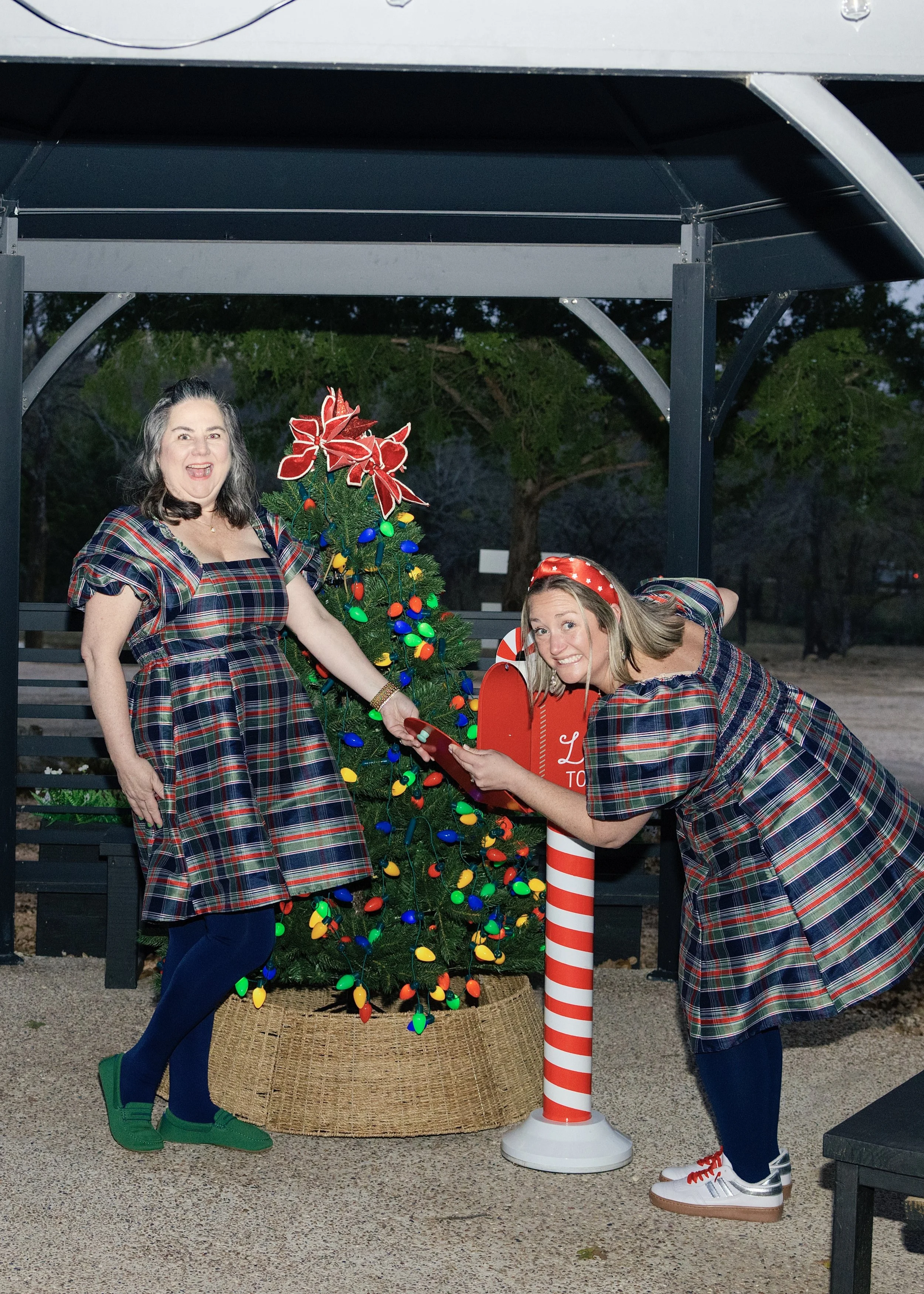 JingleNMingle-(7of172) 2.jpg