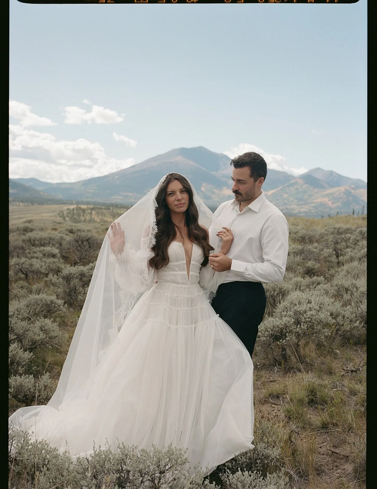 Are we kidding @elrodc @apedevilla 

@grace_loves_lace @ruedeseinebridal @runawaybridalco