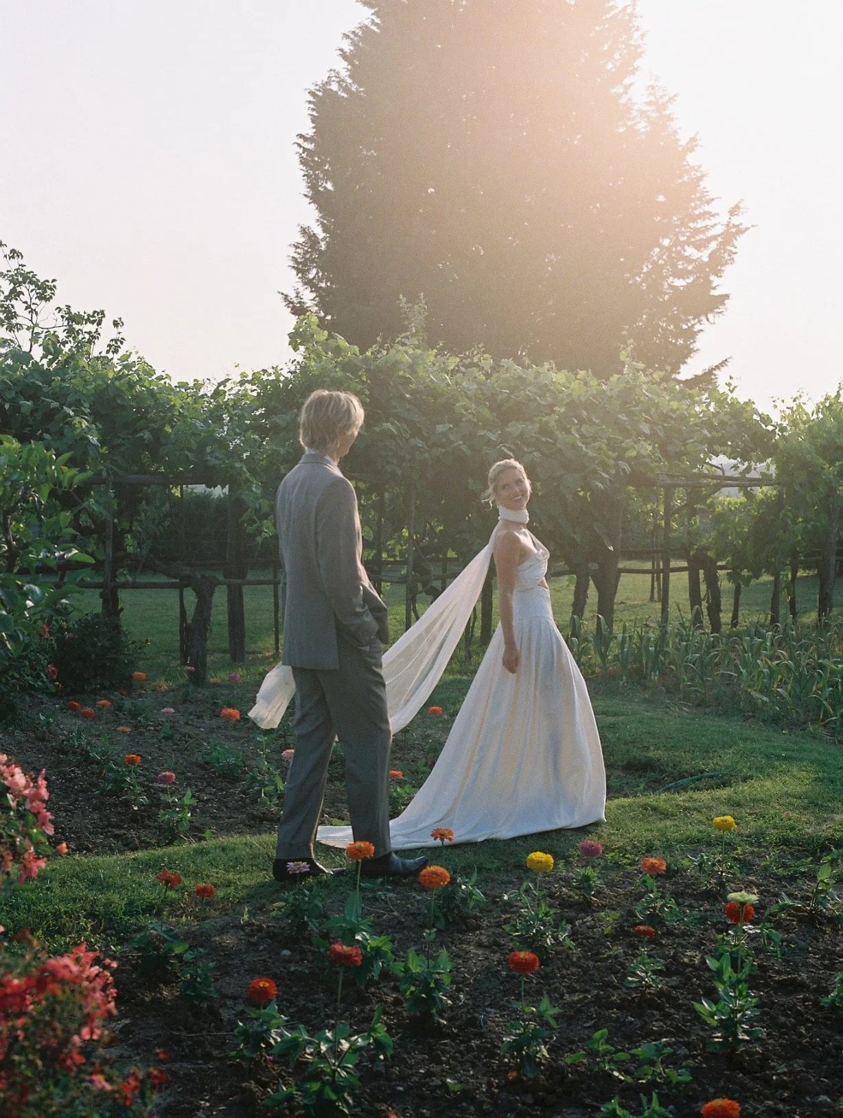 Playing in the secret gardens of this Italian villa as the sun was setting, a moment I&rsquo;ll never forget

All shot on 35mm and 120 film 

Photographer: @sadiethorellphoto 
Hosts: @kayleightaylor + @hannahrosserphotography
Planning &amp; Design: @