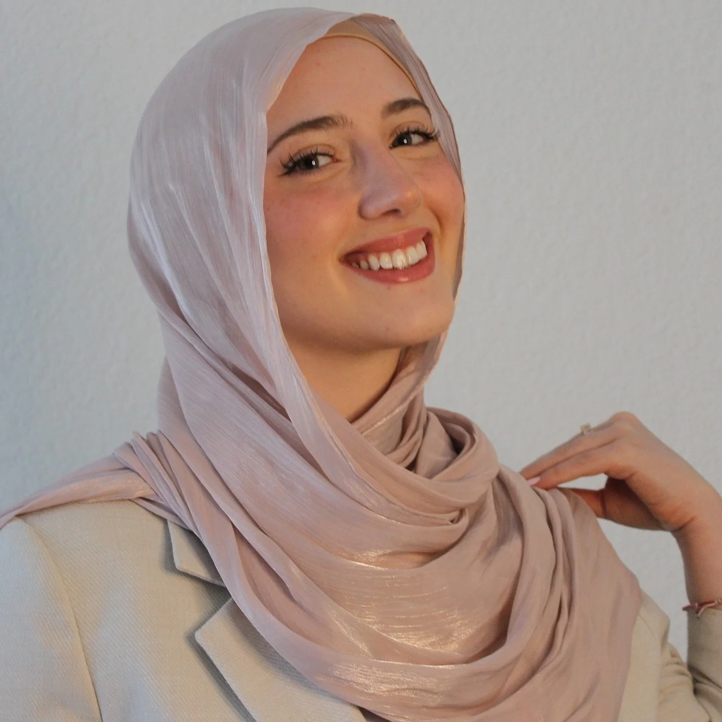 Meet YASMINA🌸

:model @_amycoach_ 
#HijabStyle
#ModestFashion
#HijabOutfitInspo
#HijabiInfluencer
#HijabFashionInspiration
#SmallHijabBusiness
#HijabLooks
#HijabStore
#ModestWearInspo
#HijabiCommunity
#HijabShopOnline
#ModestStyle
#EverydayHijab
#Hi
