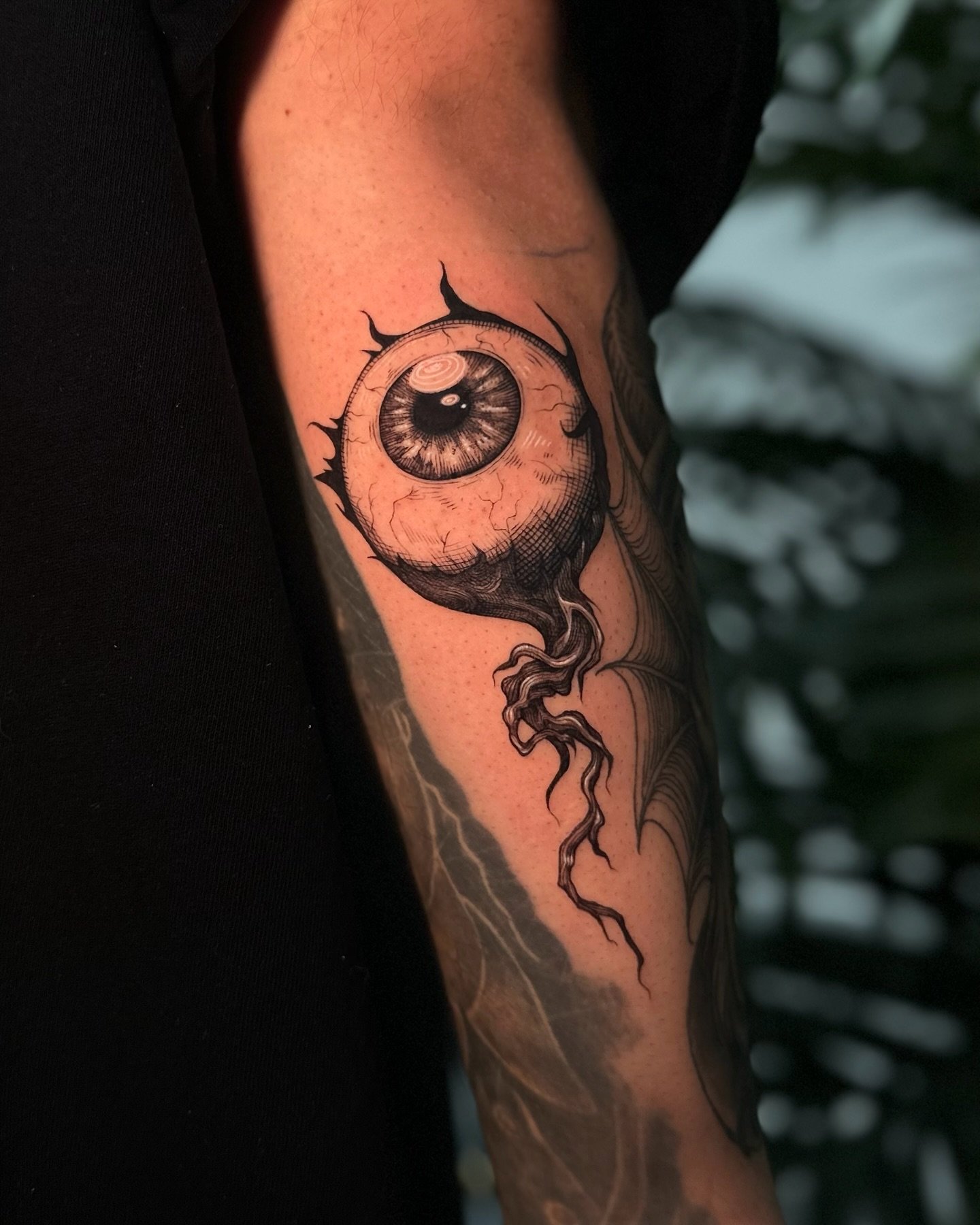 Eyes wide open 👁️

The precision in every line by @ren.tatz brings this surreal piece to life, capturing detail and depth.

Ren&rsquo;s books are open:
📲 (647) 203-2976
📧 platinuminktoronto@gmail.com
📍 68 Abell St Unit 10

#platinuminktoronto #ta