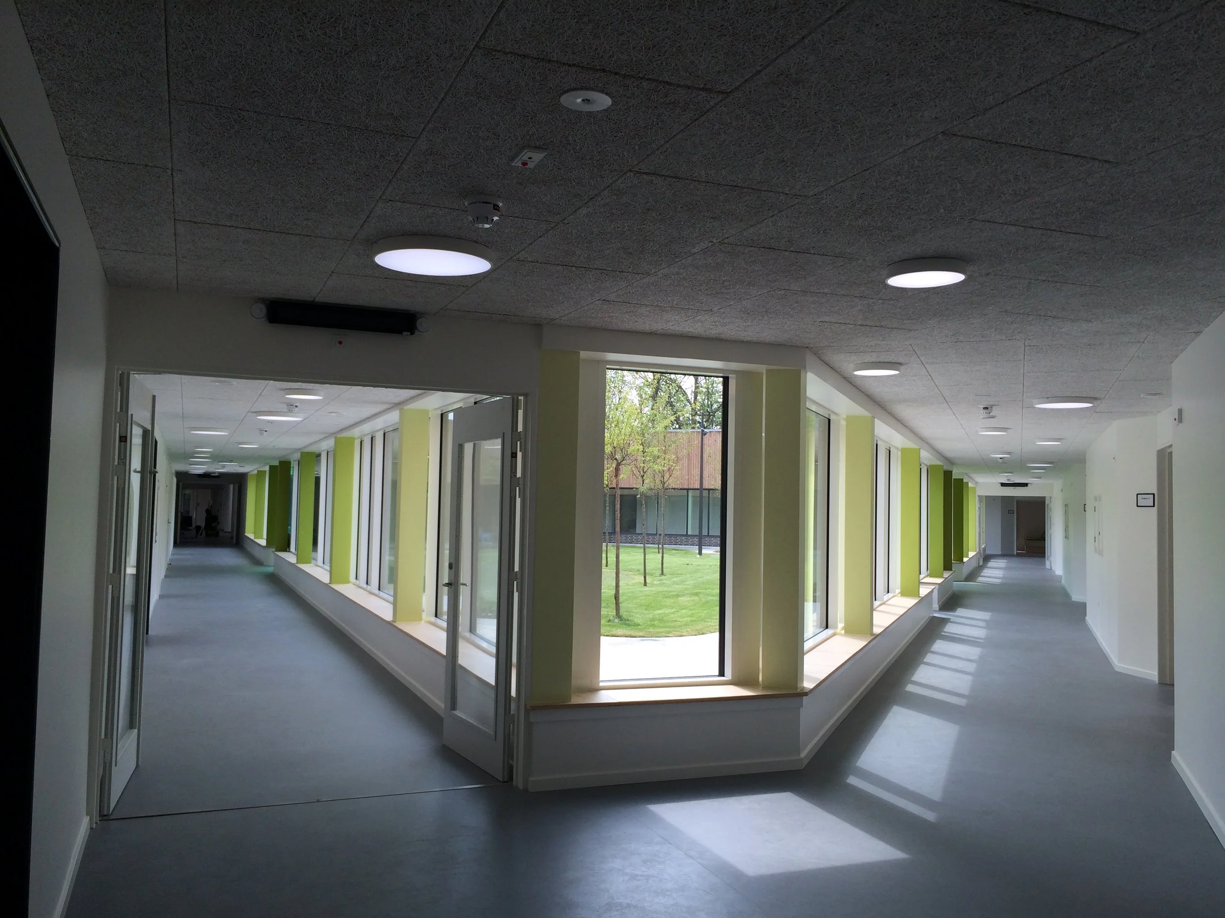 psychiatric-center-ballerup-hallway-view.JPG