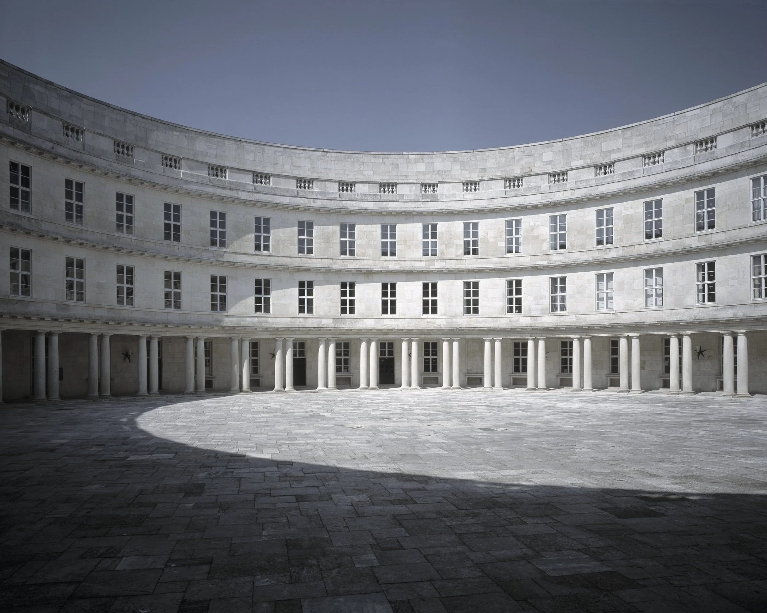 cph-police-station-pillars.jpg