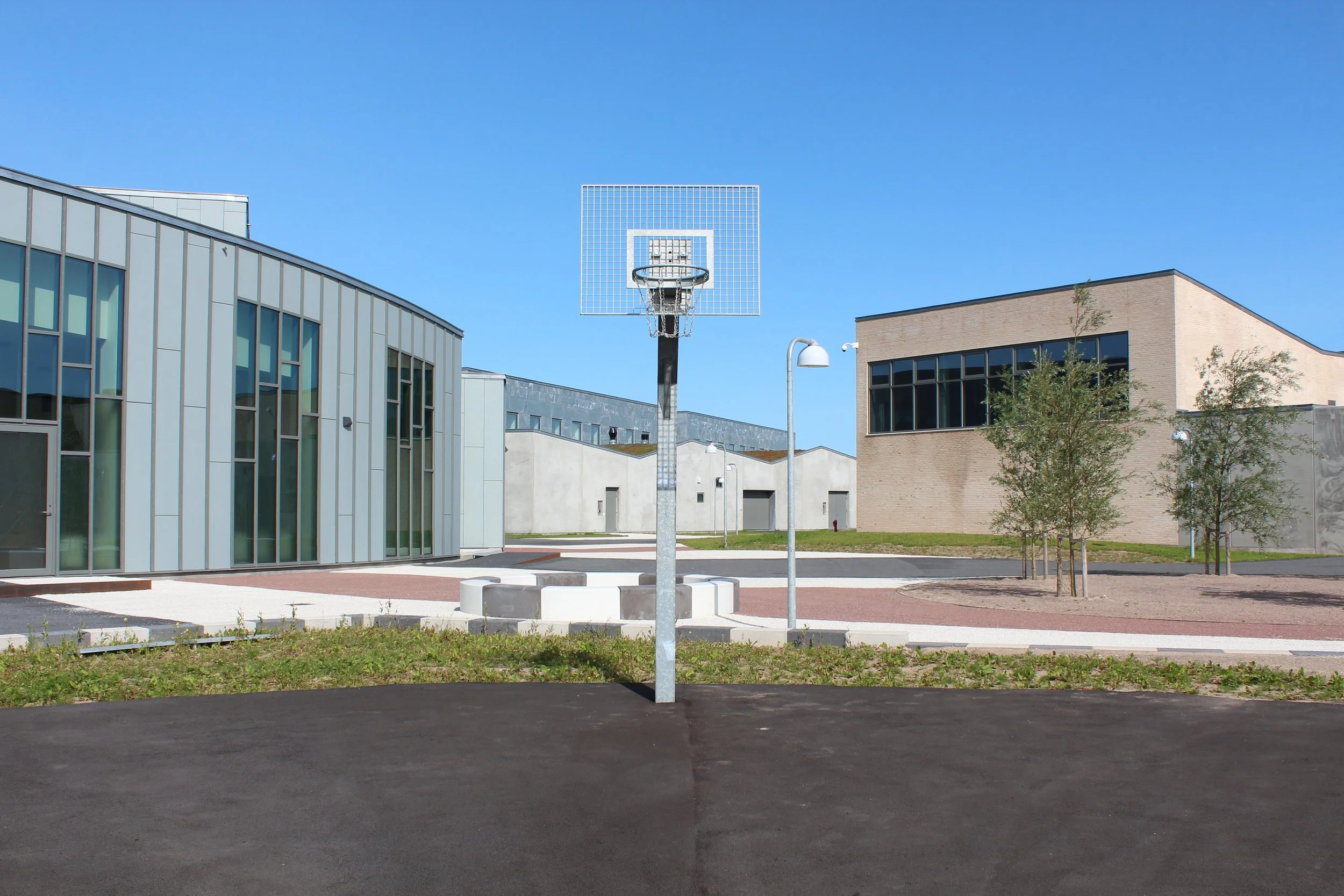 storstroem-prison-basketcourt.JPG