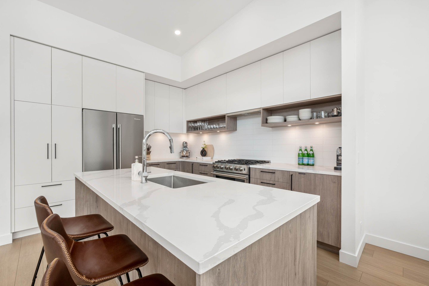 You know how everyone always ends up in the kitchen? At 36 Elevate, that&rsquo;s kind of the point. ⁠
⁠
Open, bright, and made for hosting &mdash; you can cook dinner, pour another glass, and still be part of the conversation. 🍷⁠
⁠
There's a big isl