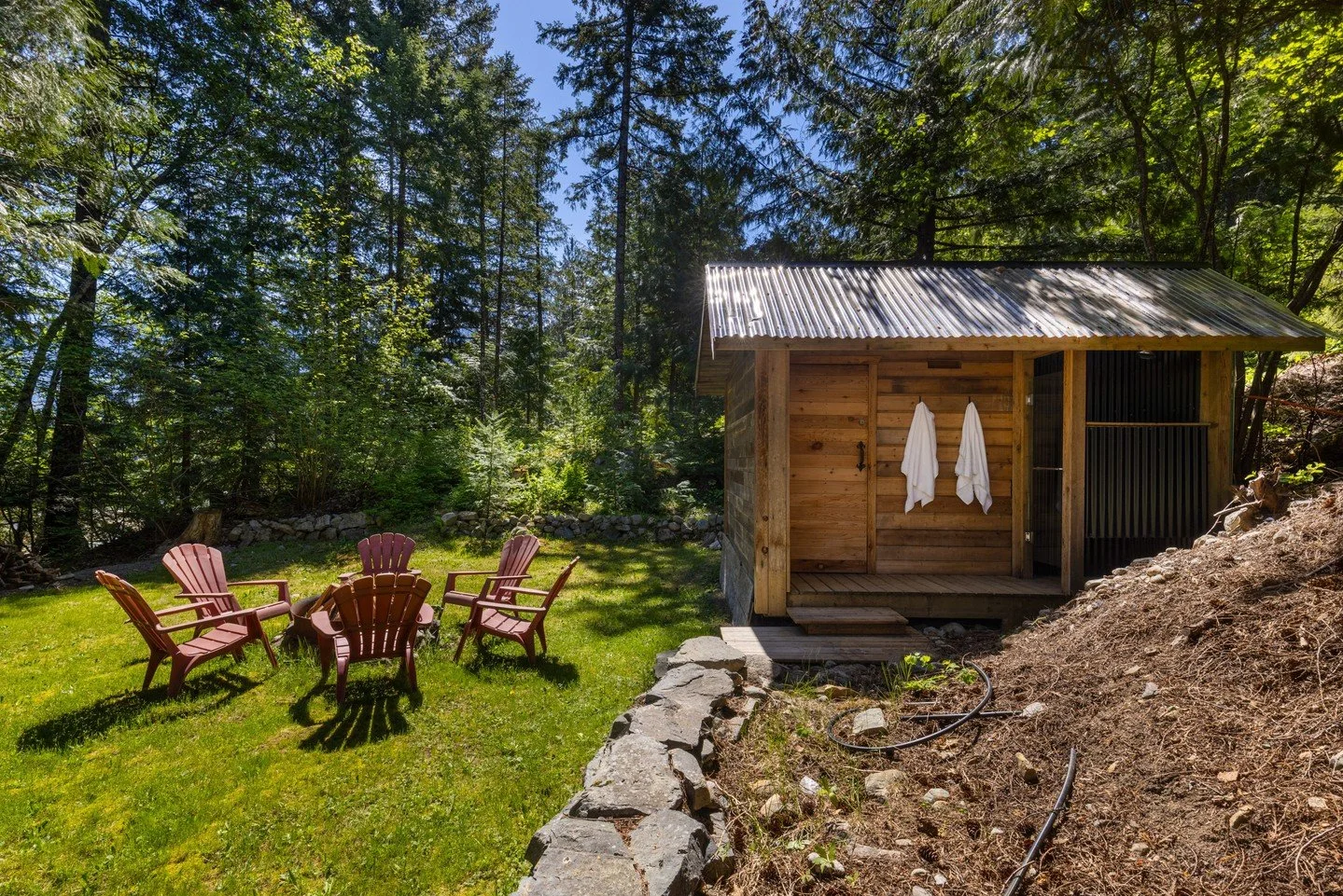 Most people drive to a spa. This one is in your backyard. 🌿⁠
⁠
1350 Fernwood Drive has one of the best outdoor setups I&rsquo;ve come across in Pemberton.⁠
⁠
🛁 Sauna with a dedicated change area⁠
🚿 Outdoor shower⁠
🔥 Firepit to unwind and recover 