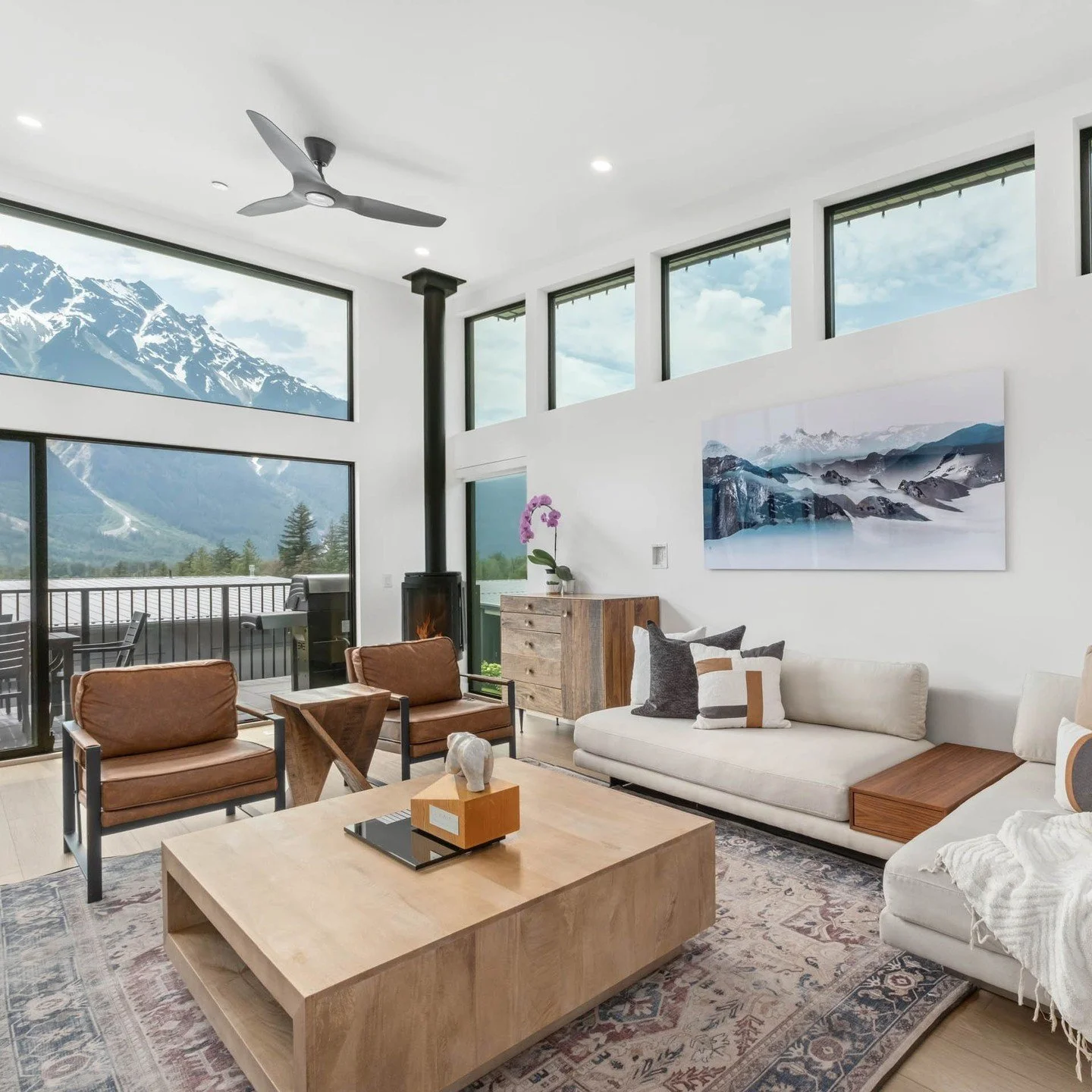 The kind of home that makes you want to stay in just as much as it pulls you out to explore. 🏔️⁠
⁠
36 Elevate is designed to bring the mountains home &mdash; light, space, and a layout that inspires adventure while giving you a calm place to land af