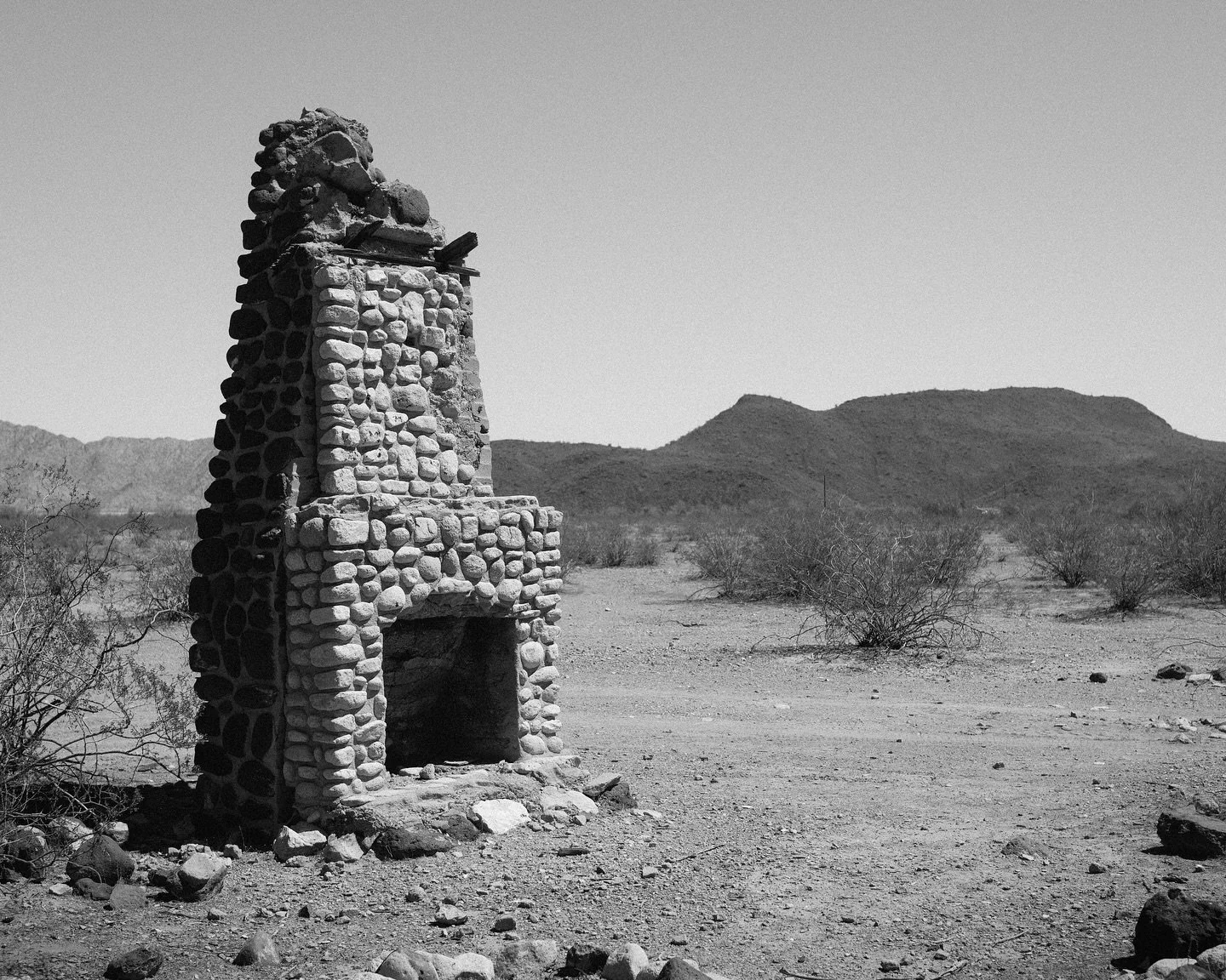 ✨AZ Desert in B&amp;W✨

A few shots from a recent off-road adventure to Belmont Mountain. I&rsquo;m loving the effect my new polarizer is having on these bright desert shots. 

📷 Nikon Z7ii

#hollyridgephoto #photography #heylomography