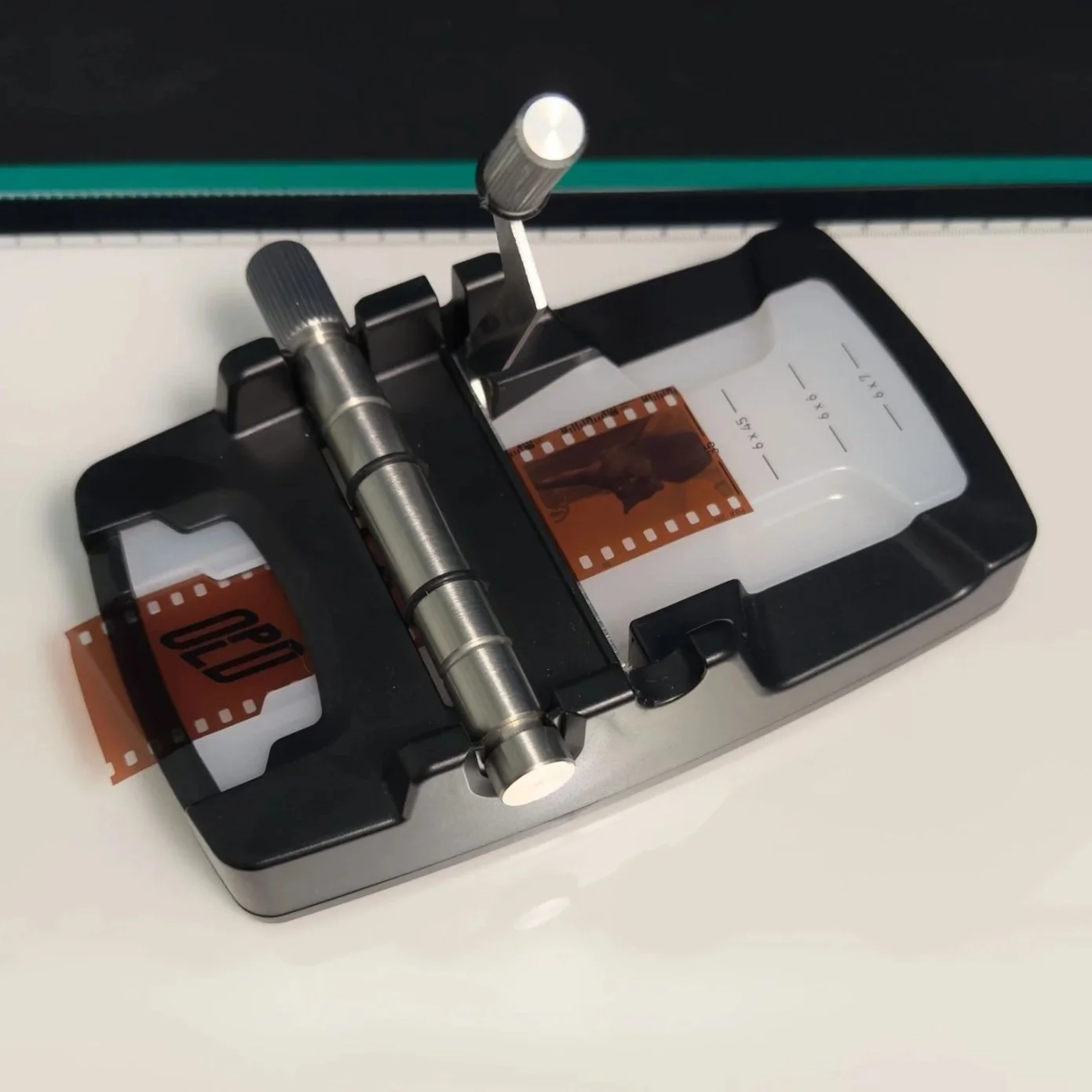 Optik Oldschool Film Killer Film Cutter for cutting film negatives
