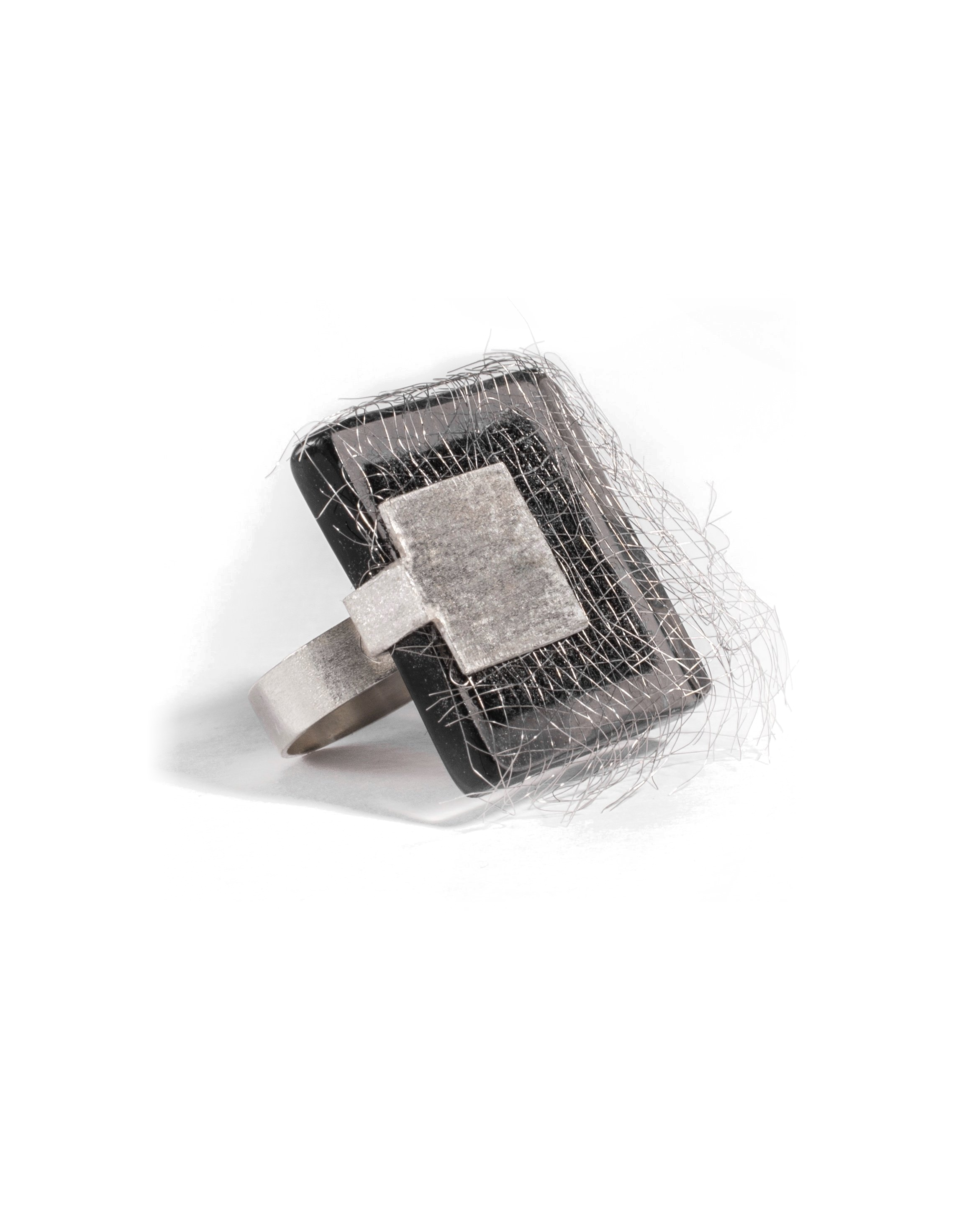 006-mesh-in-motion-ii-white.png