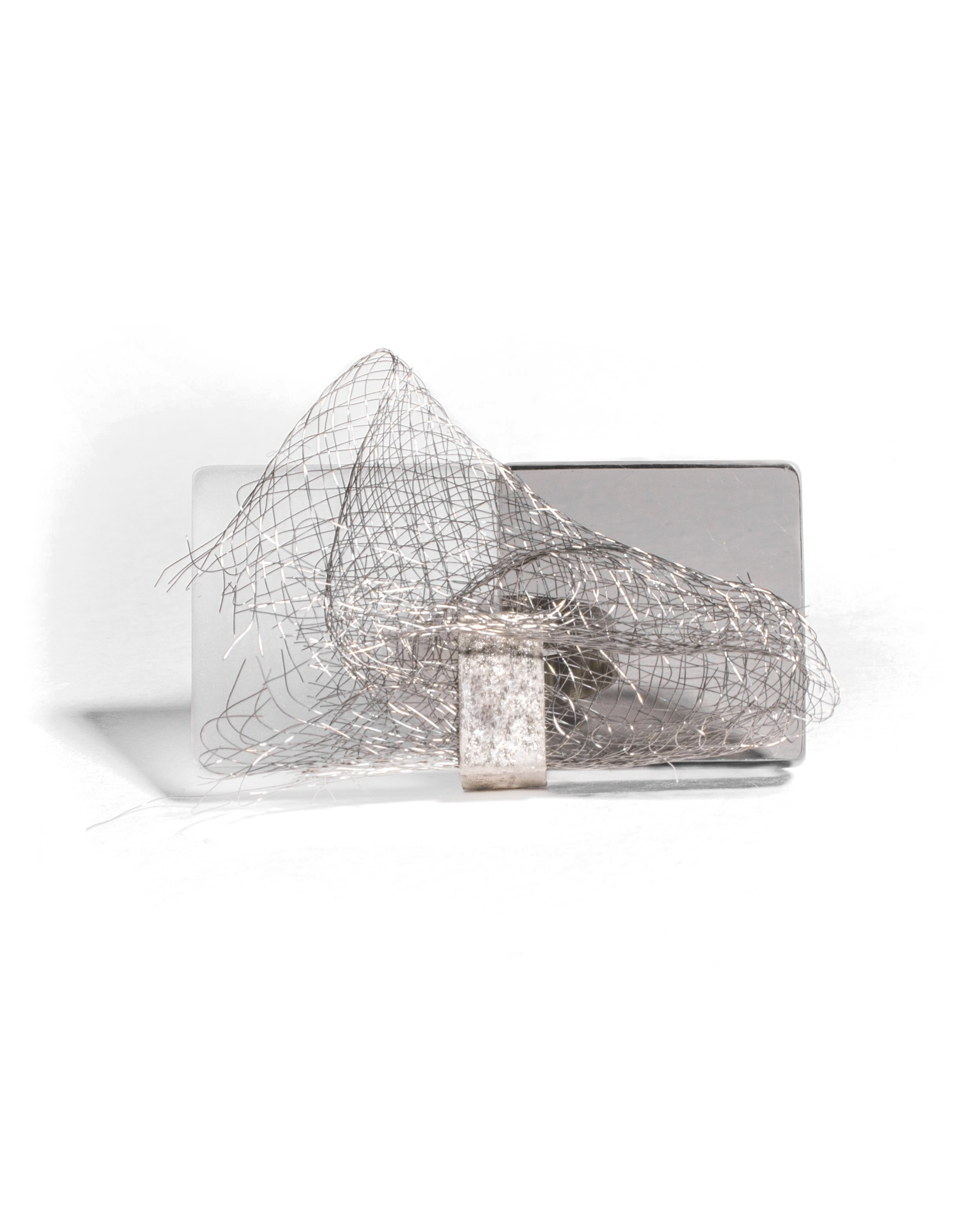 010-mesh-in-motion-iii-white.png